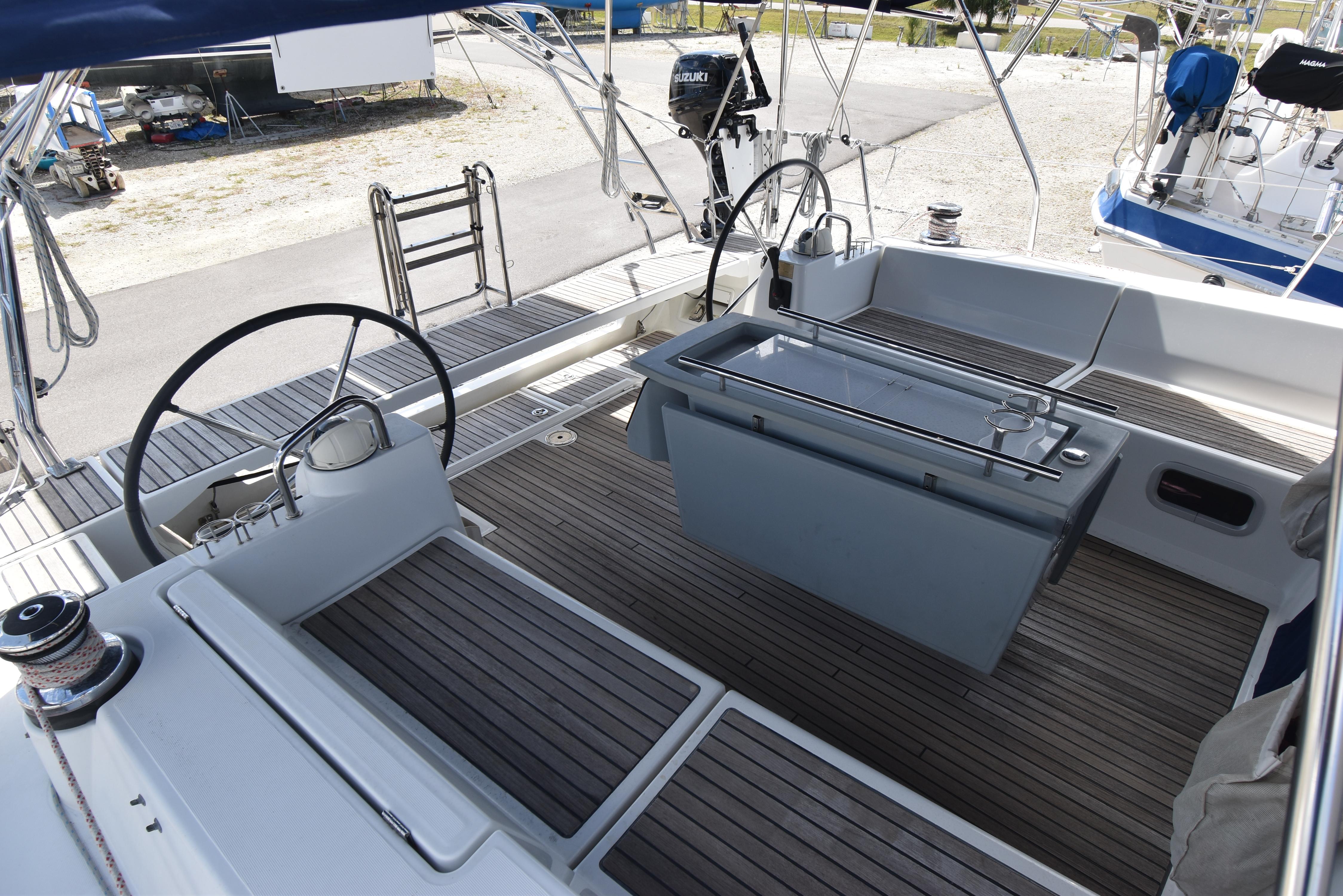 Yacht Photos Pics