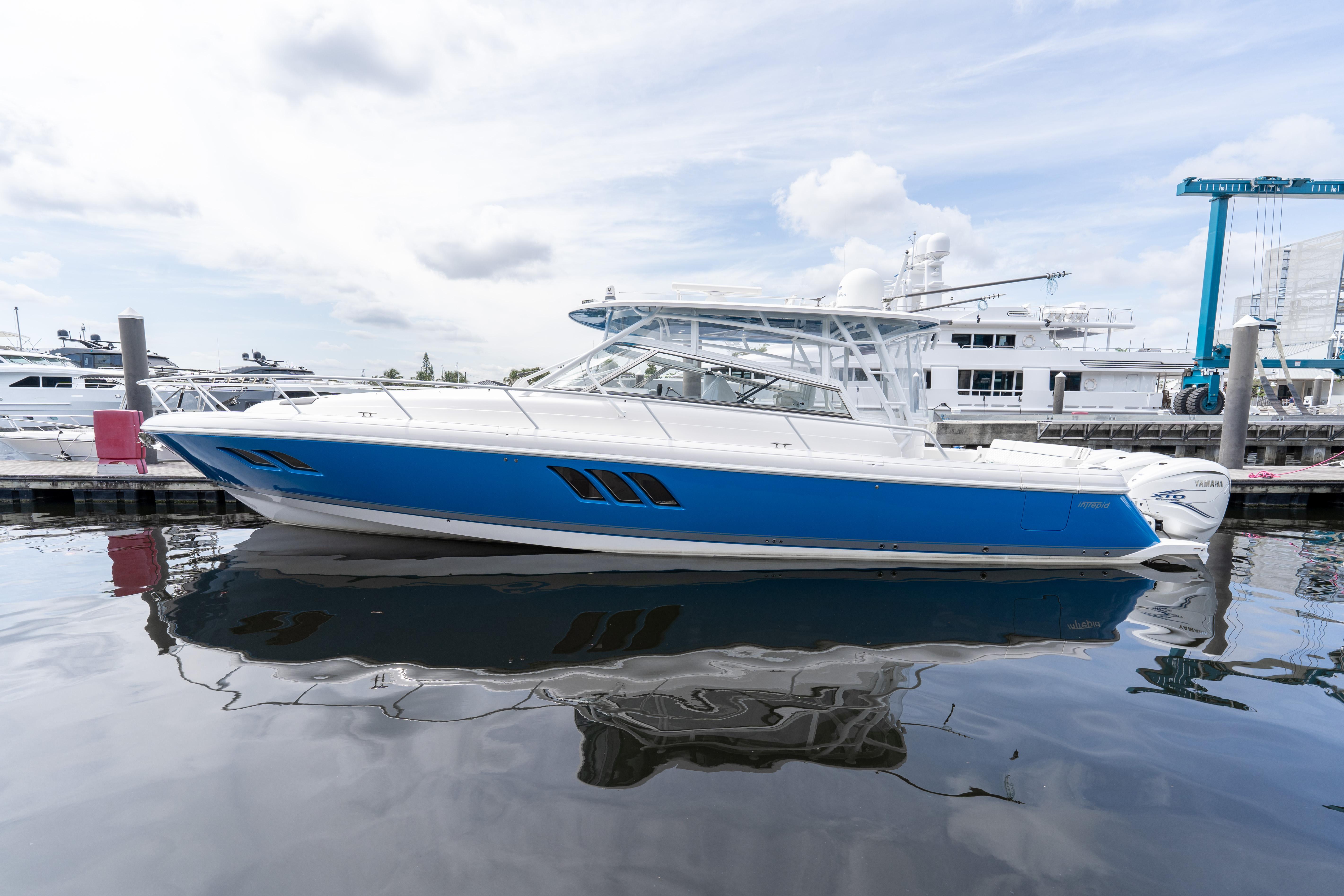 2019 Intrepid 475 sport yacht