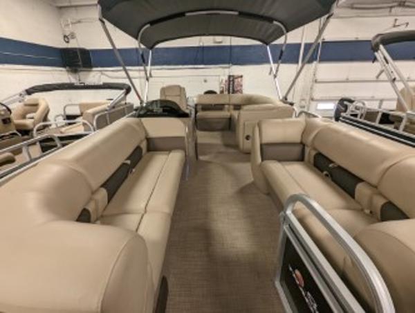 2022 Sun Tracker boat for sale, model of the boat is Party Barge 20 DLX & Image # 3 of 9