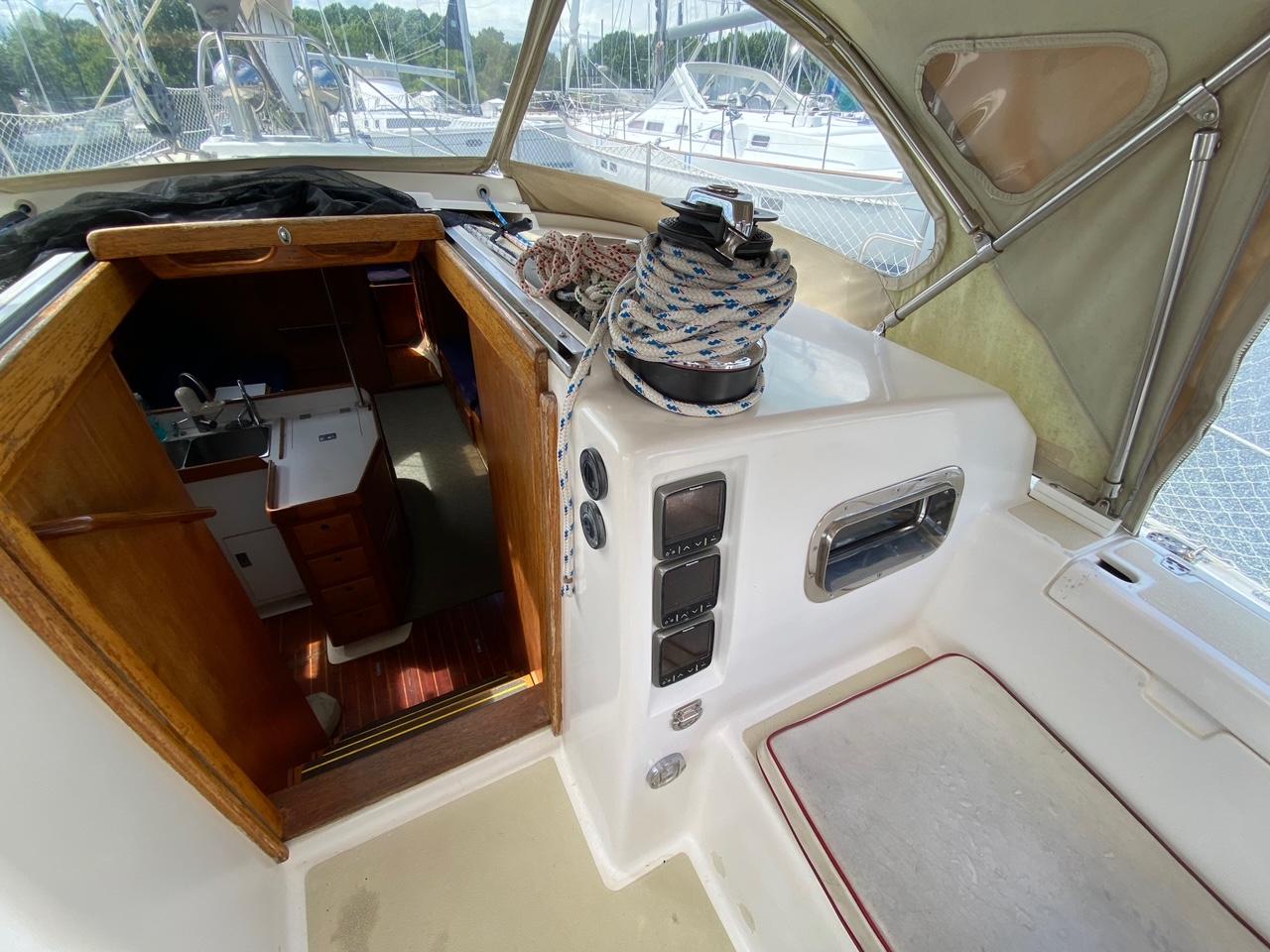 Ionia Yacht Brokers Of Annapolis