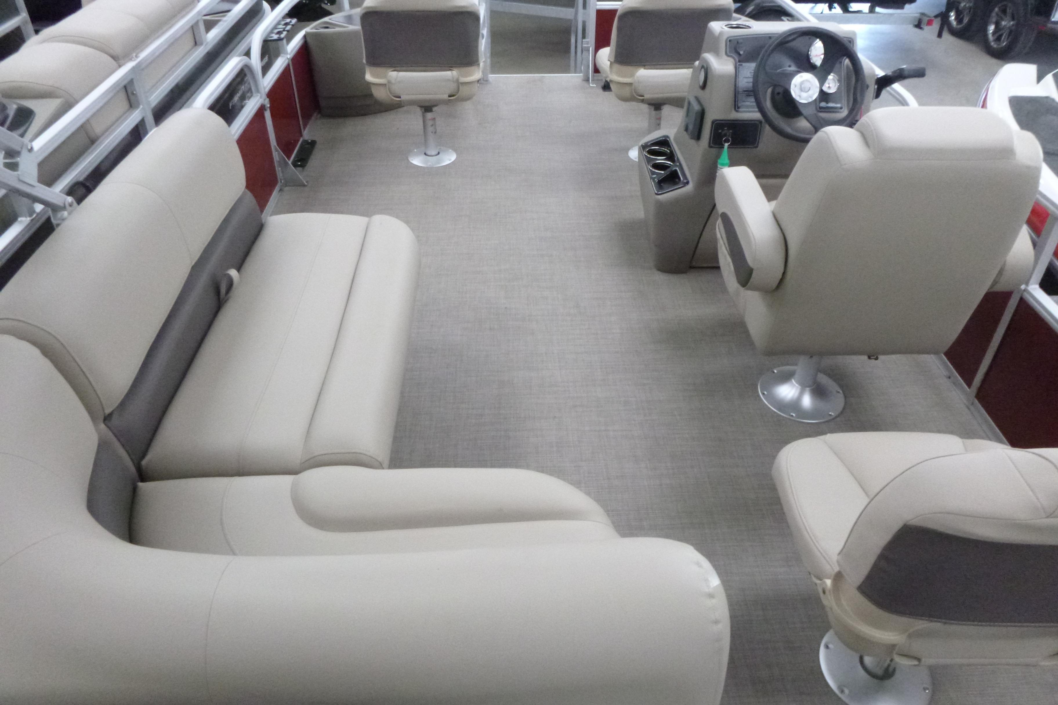 2025 Sun Tracker Bass Buggy 18 DLX - Grand Pointe Marina