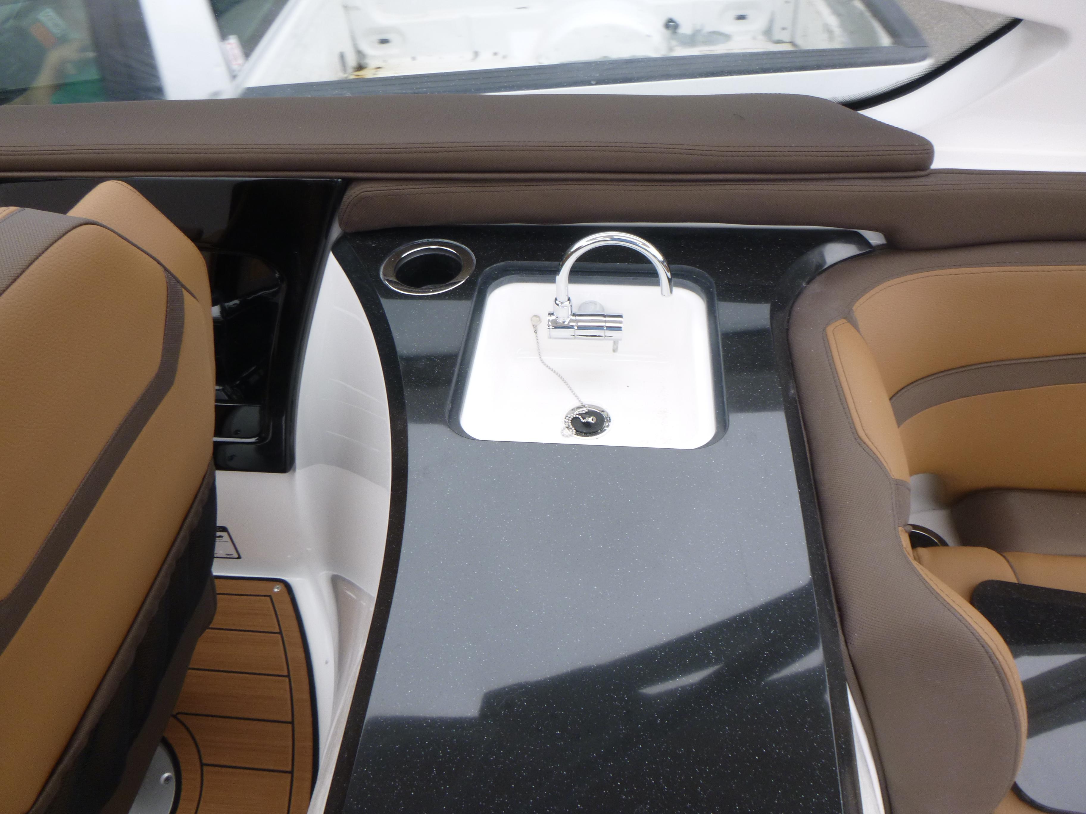 2025 Yamaha Boats 275SD Gallery