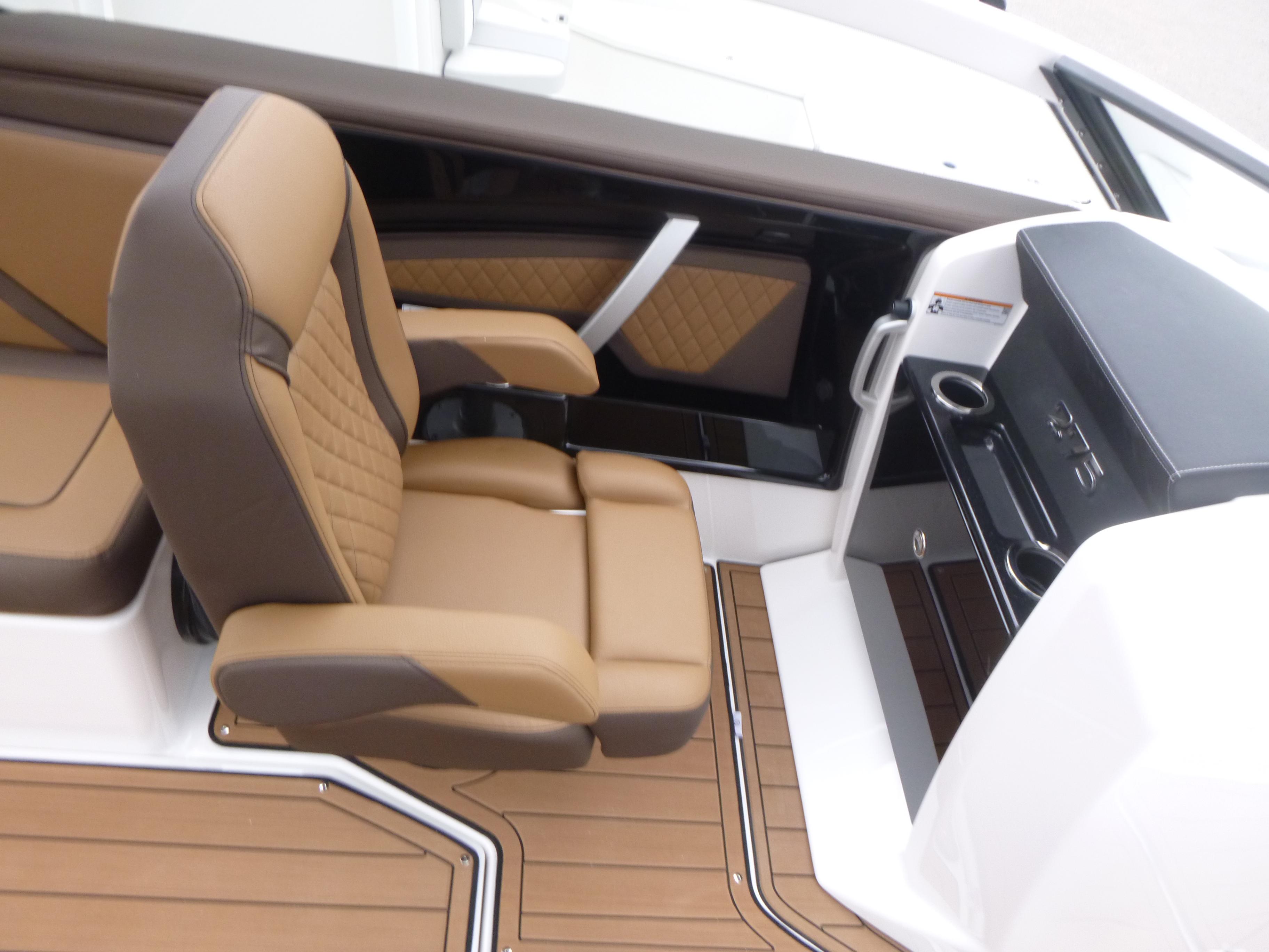 2025 Yamaha Boats 275SD Gallery