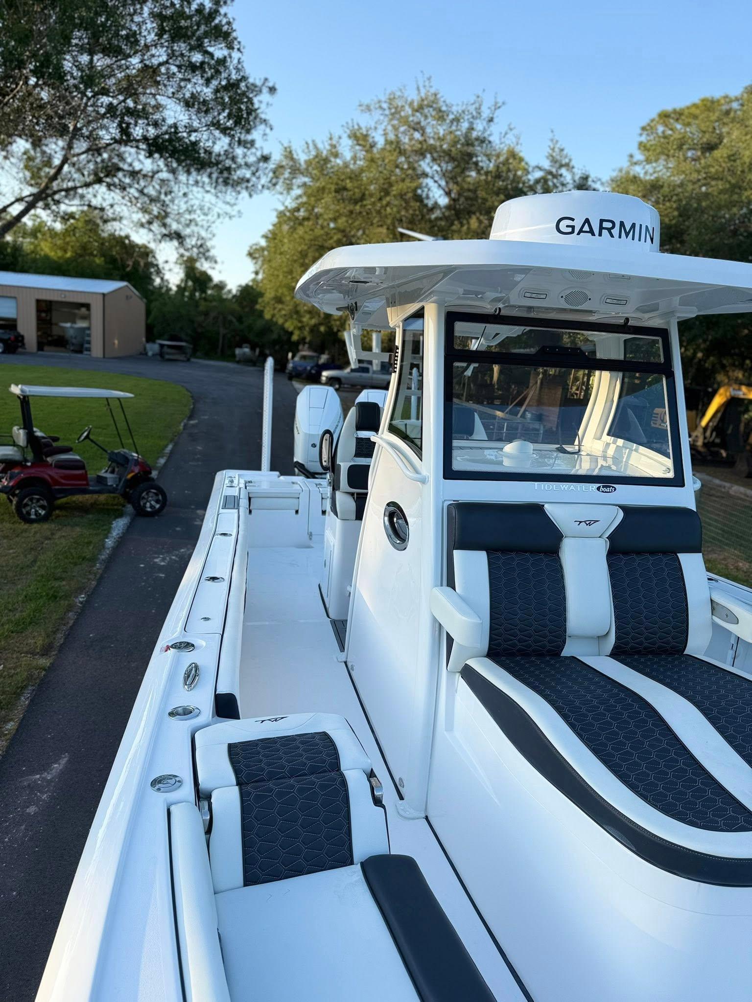 Tidewater-3100 Carolina Bay 2025 -FL-US-2025 Tidewater 3100 Carolina Bay boat with Garmin equipment, docked outdoors.-9803417 | Thumbnail