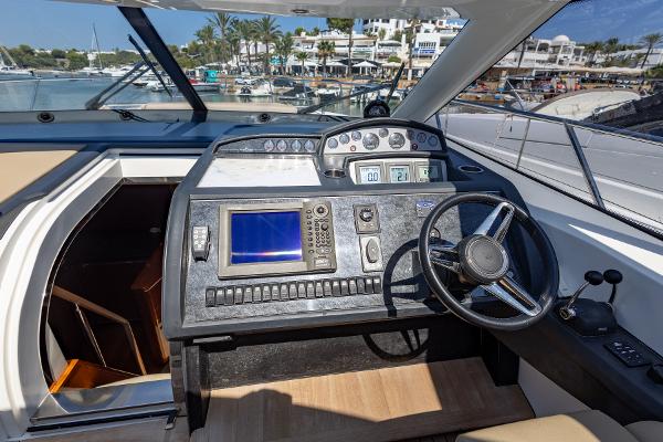 Princess Motor Yacht Sales - Used Princess V53