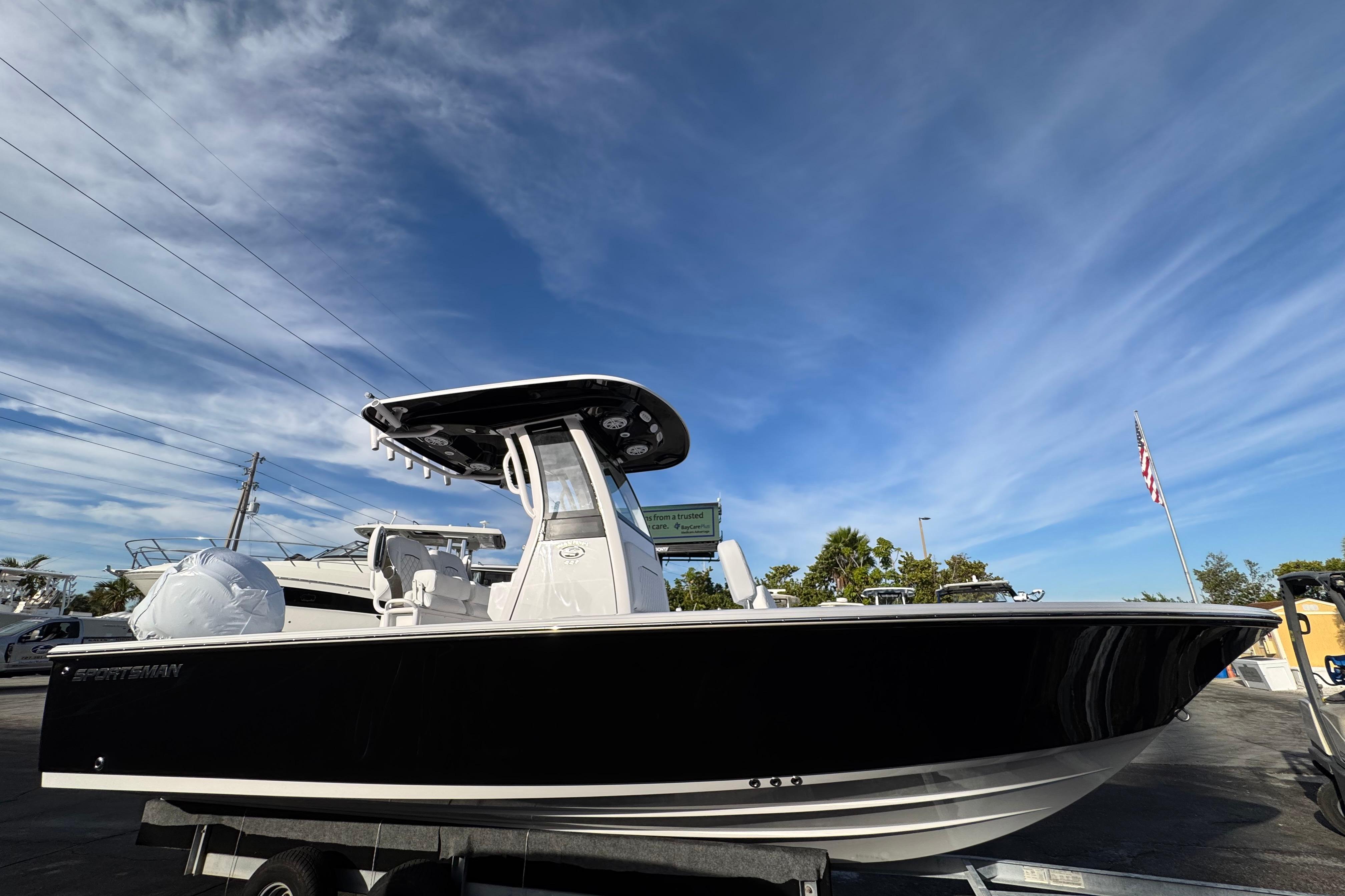 2026 Sportsman Masters 227 Bay Boat