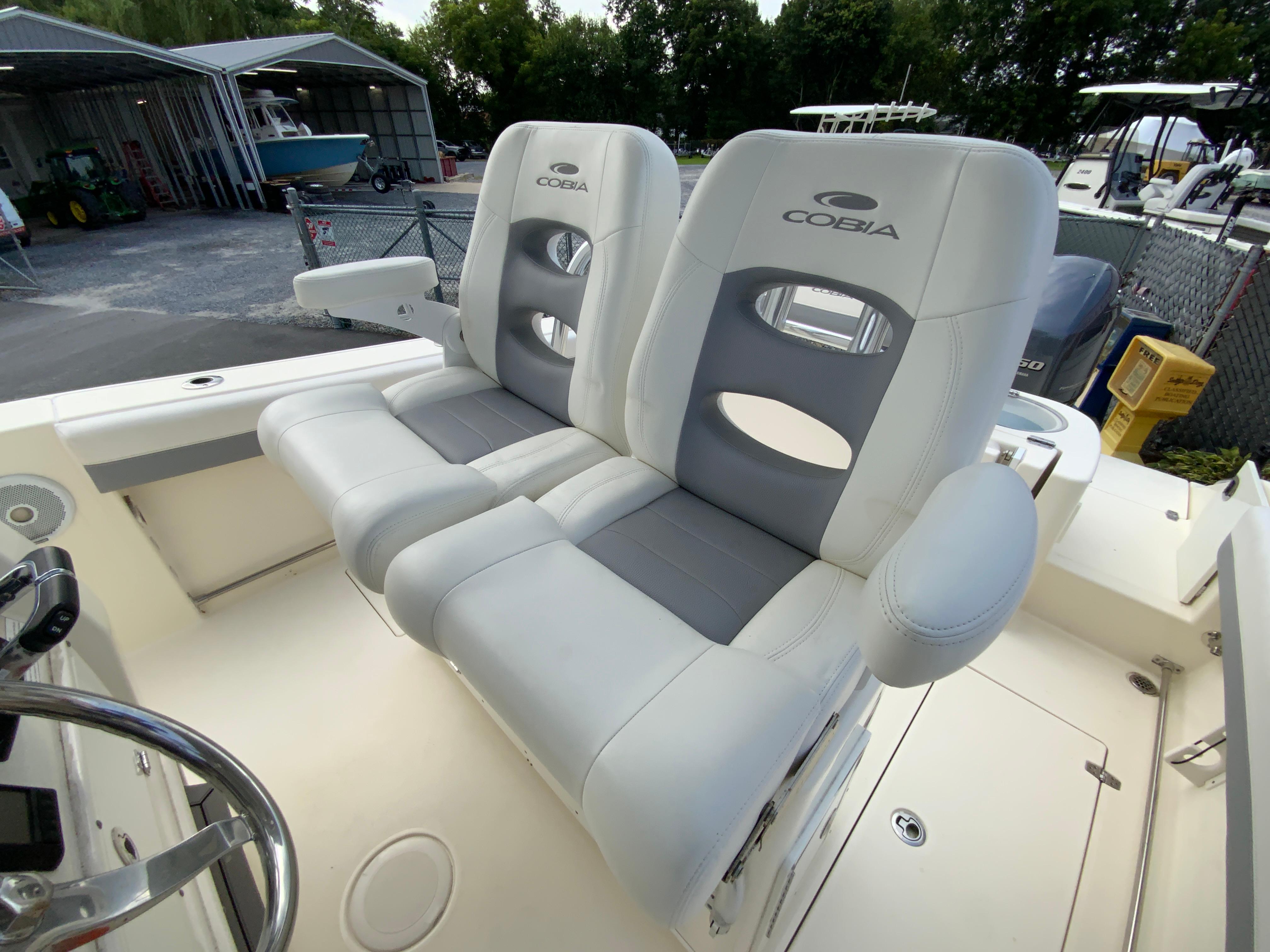 2018 Cobia 261 Center Console-14