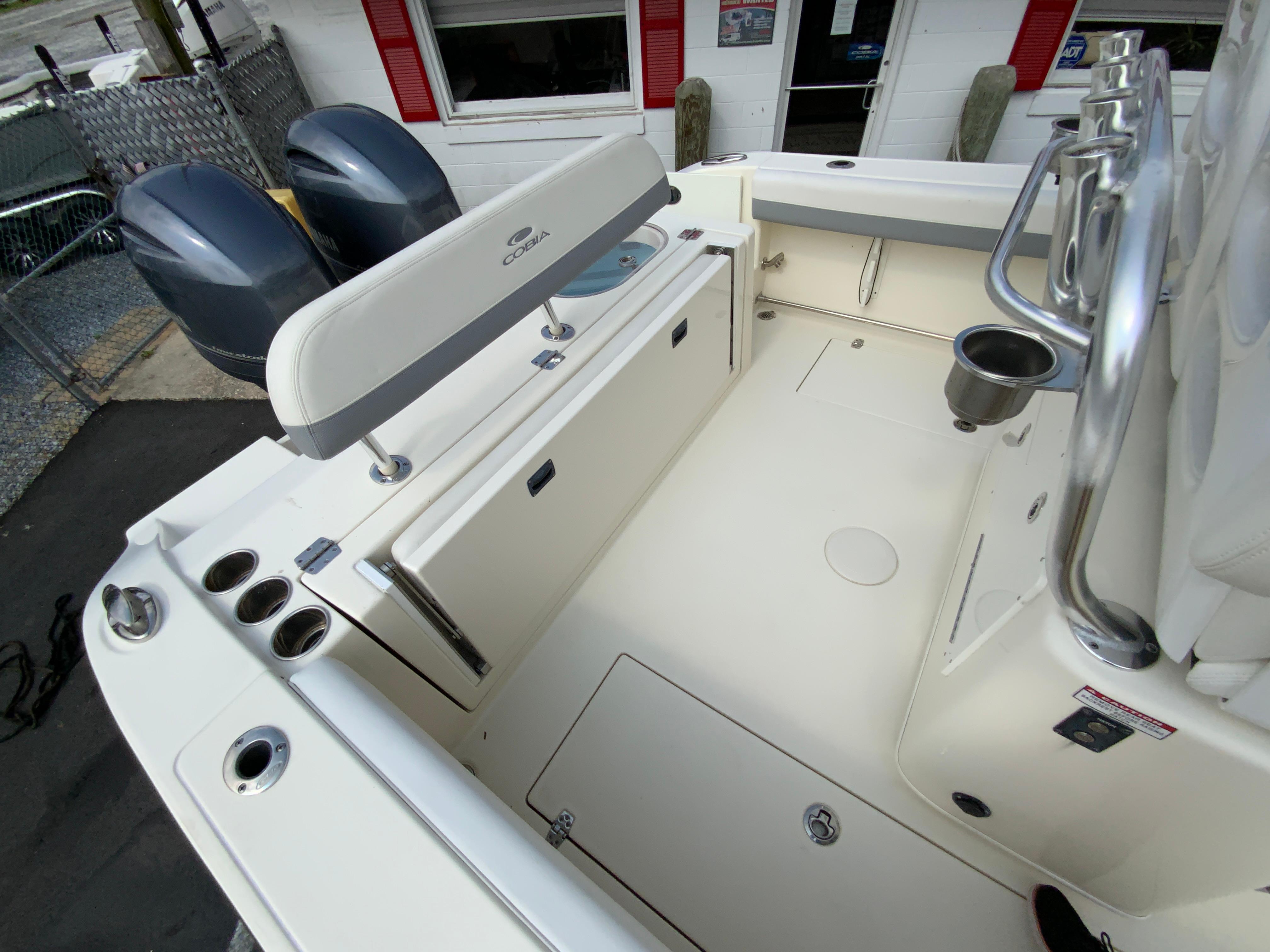 2018 Cobia 261 Center Console-35