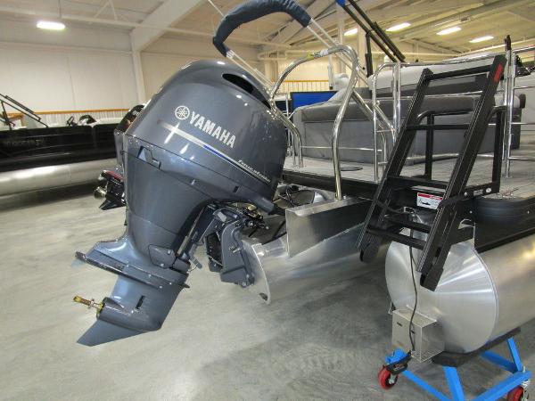 2021 Godfrey Pontoon boat for sale, model of the boat is SW 2286 SFL GTP 27 in. & Image # 14 of 41