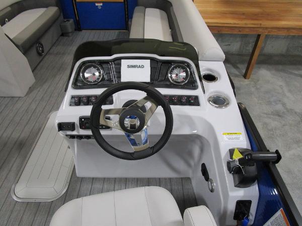 2021 Godfrey Pontoon boat for sale, model of the boat is SW 2286 SFL GTP 27 in. & Image # 20 of 41