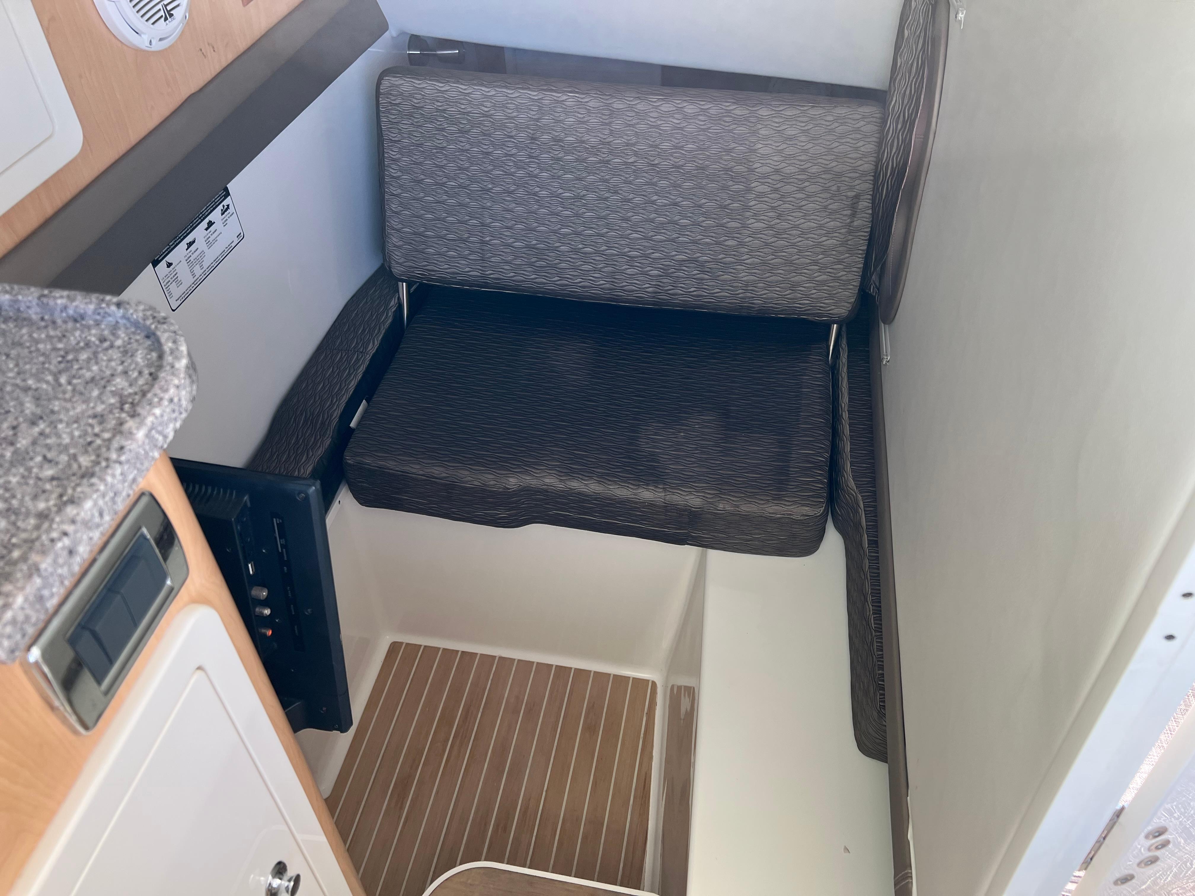 2019-world-cat-320-dc-power-9773404-20250502055957971-1_XLARGE