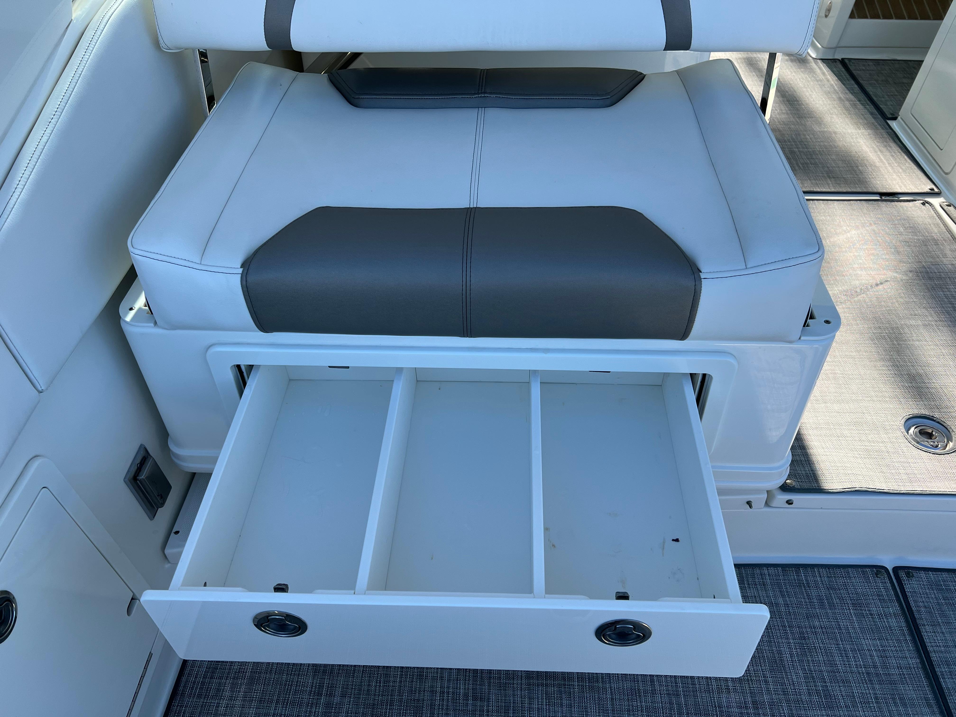 2019-world-cat-320-dc-power-9773404-20250502060012834-1_XLARGE