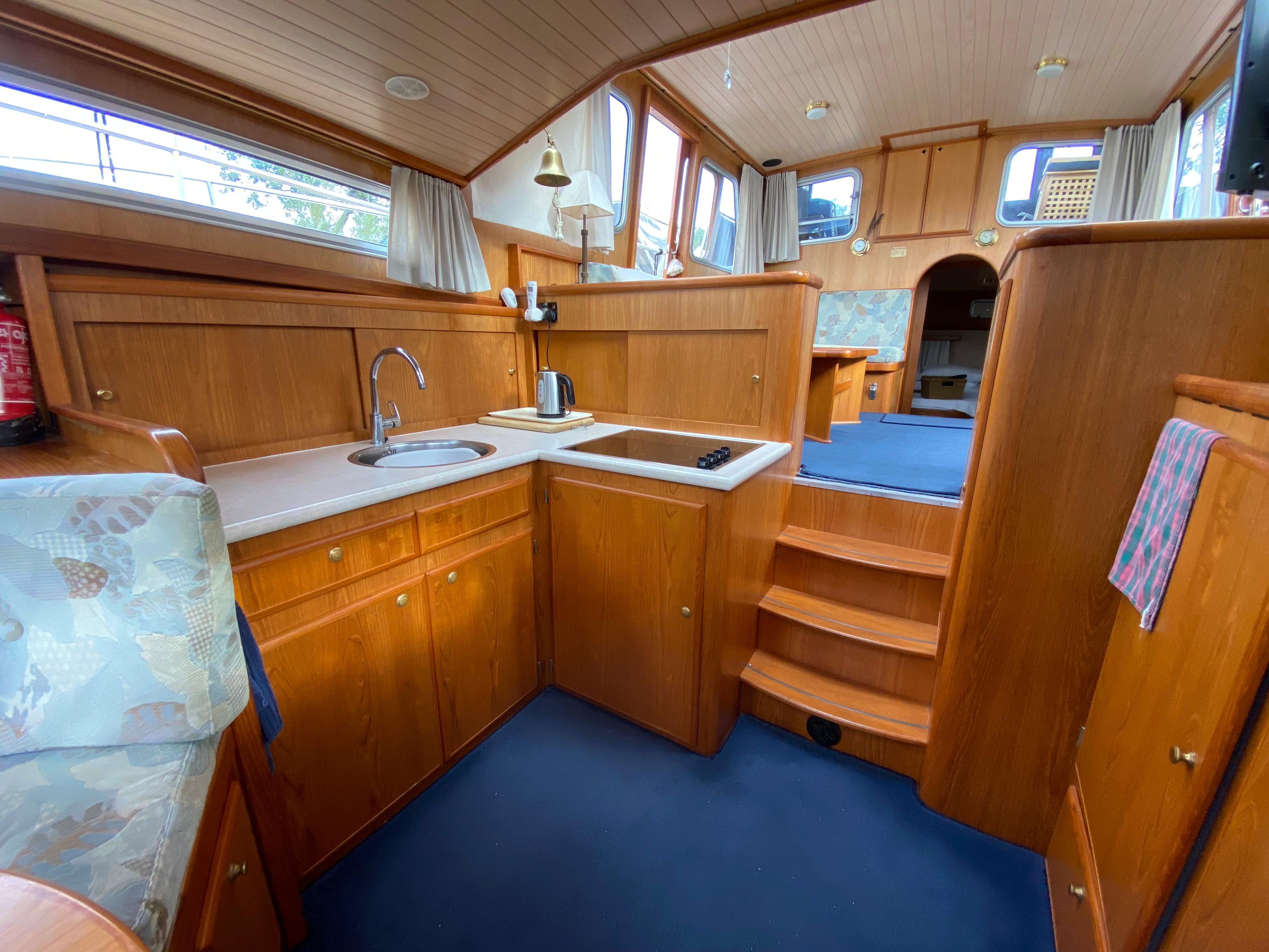 2003 Aquanaut Beauty 1200 AK