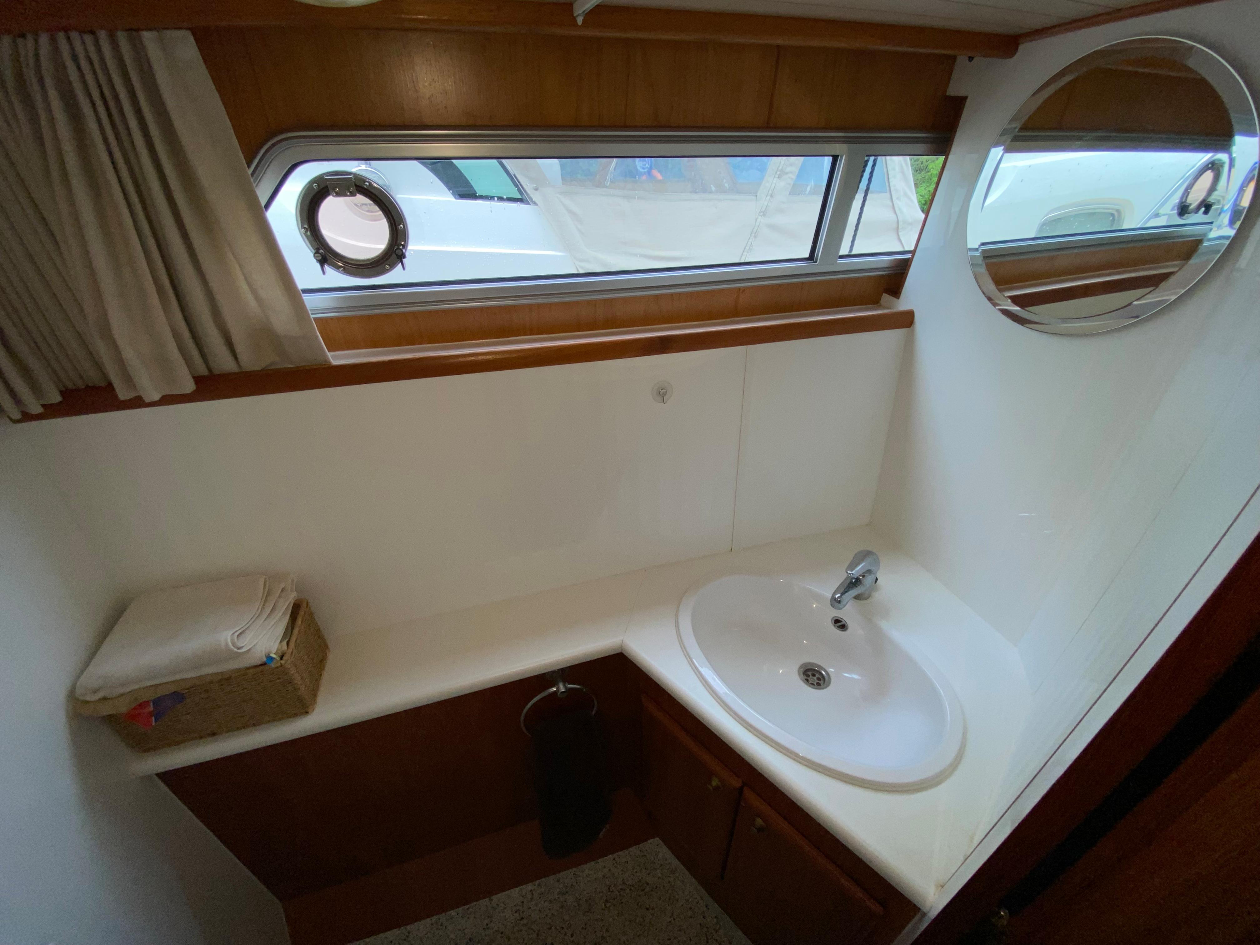 2003 Aquanaut Beauty 1200 AK