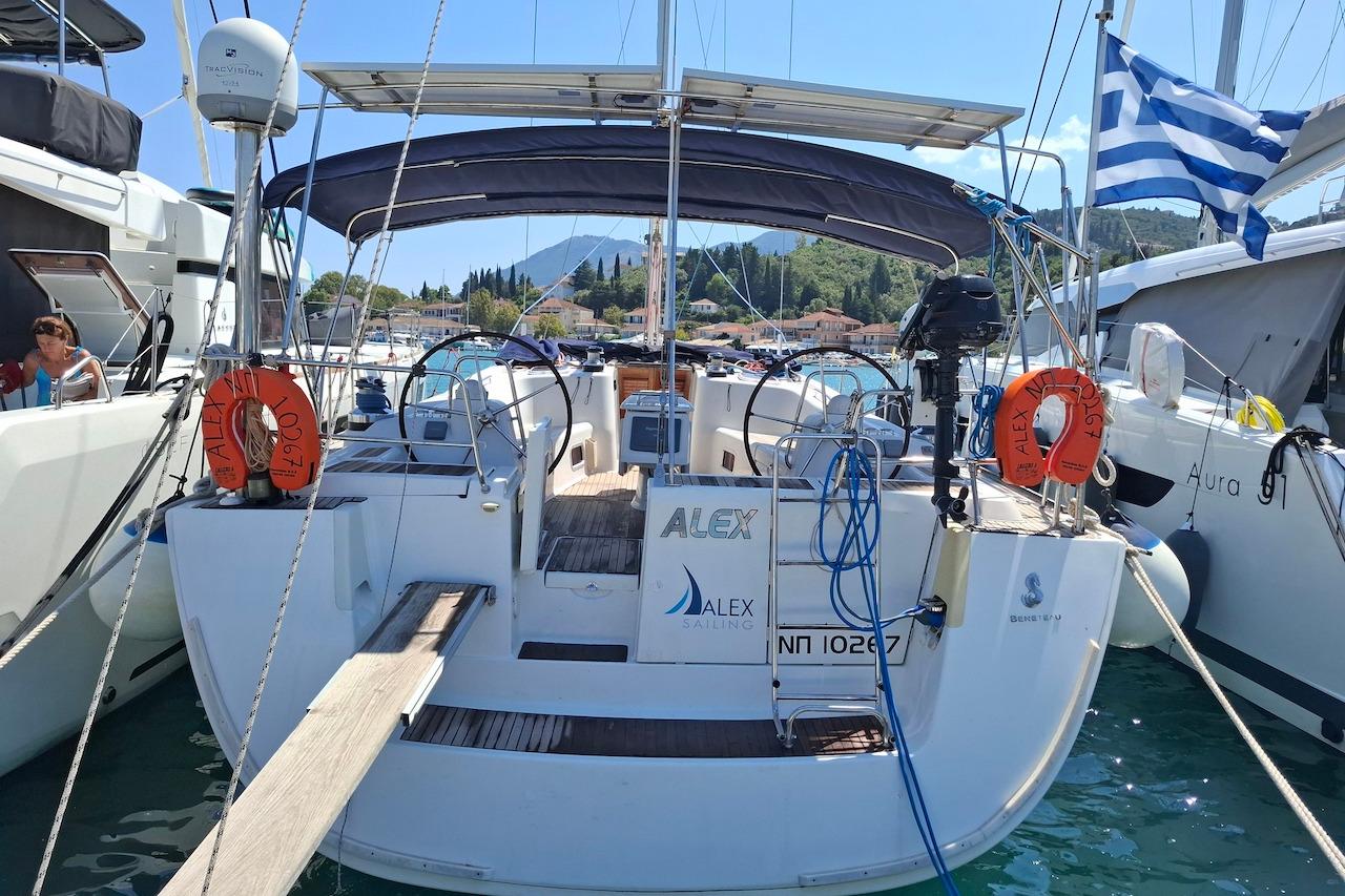 Yacht Photos Pics