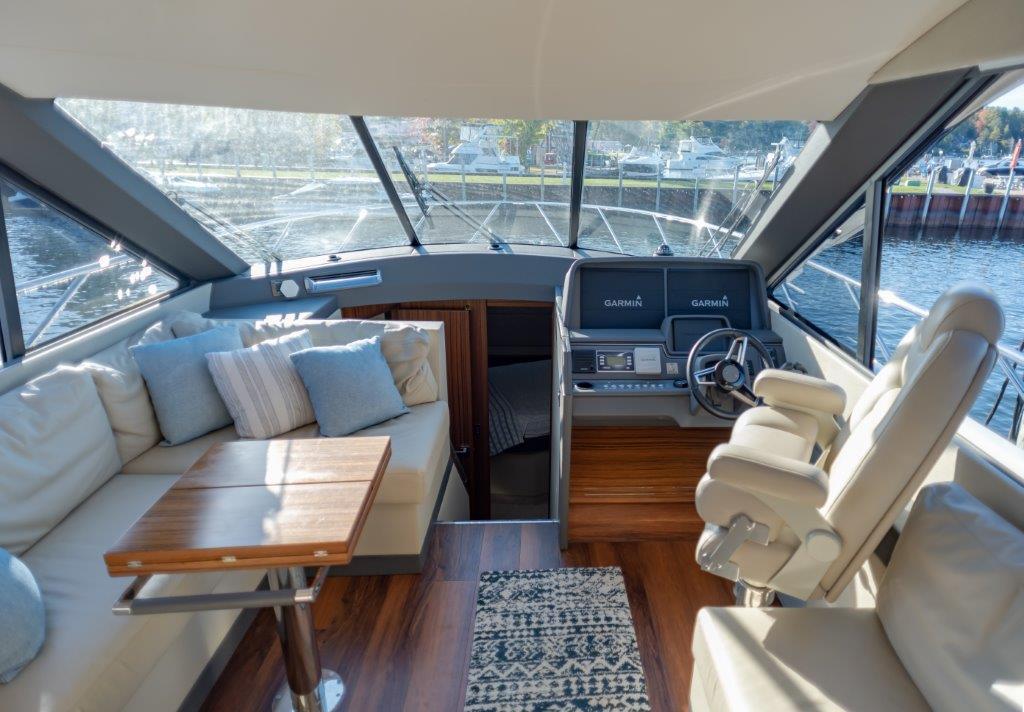 Maritimo X50-Therapy-Helm Area