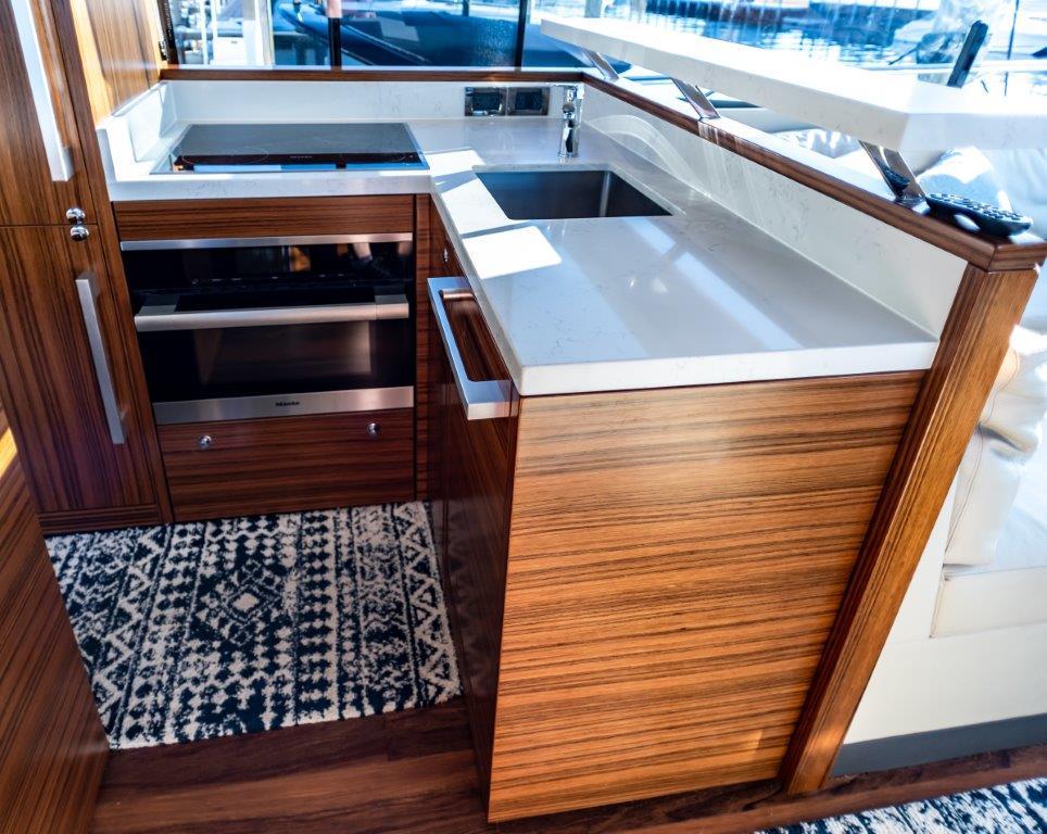Maritimo X50-Therapy-Galley
