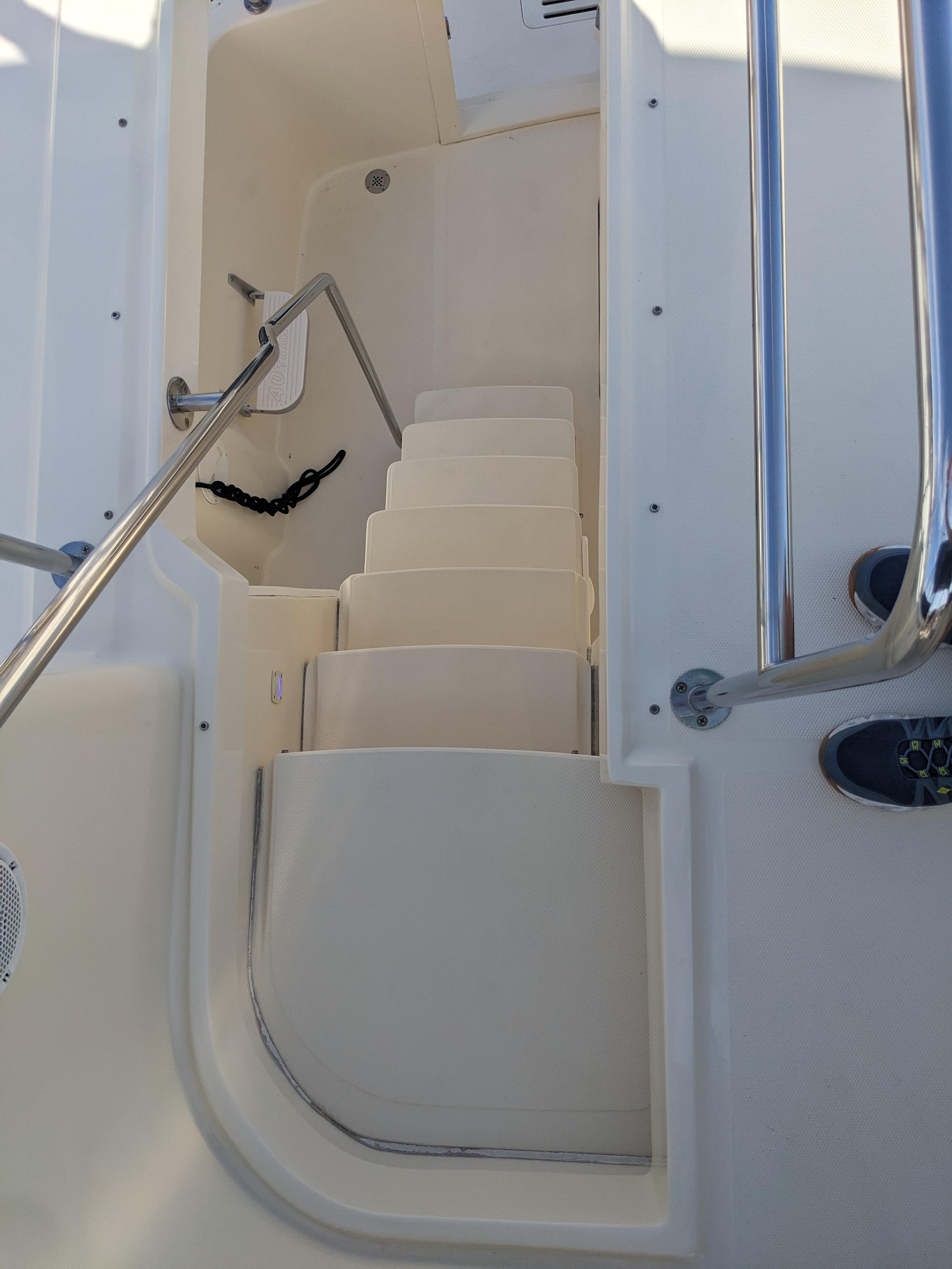 Blufin Yacht Photos Pics Flybridge Steps