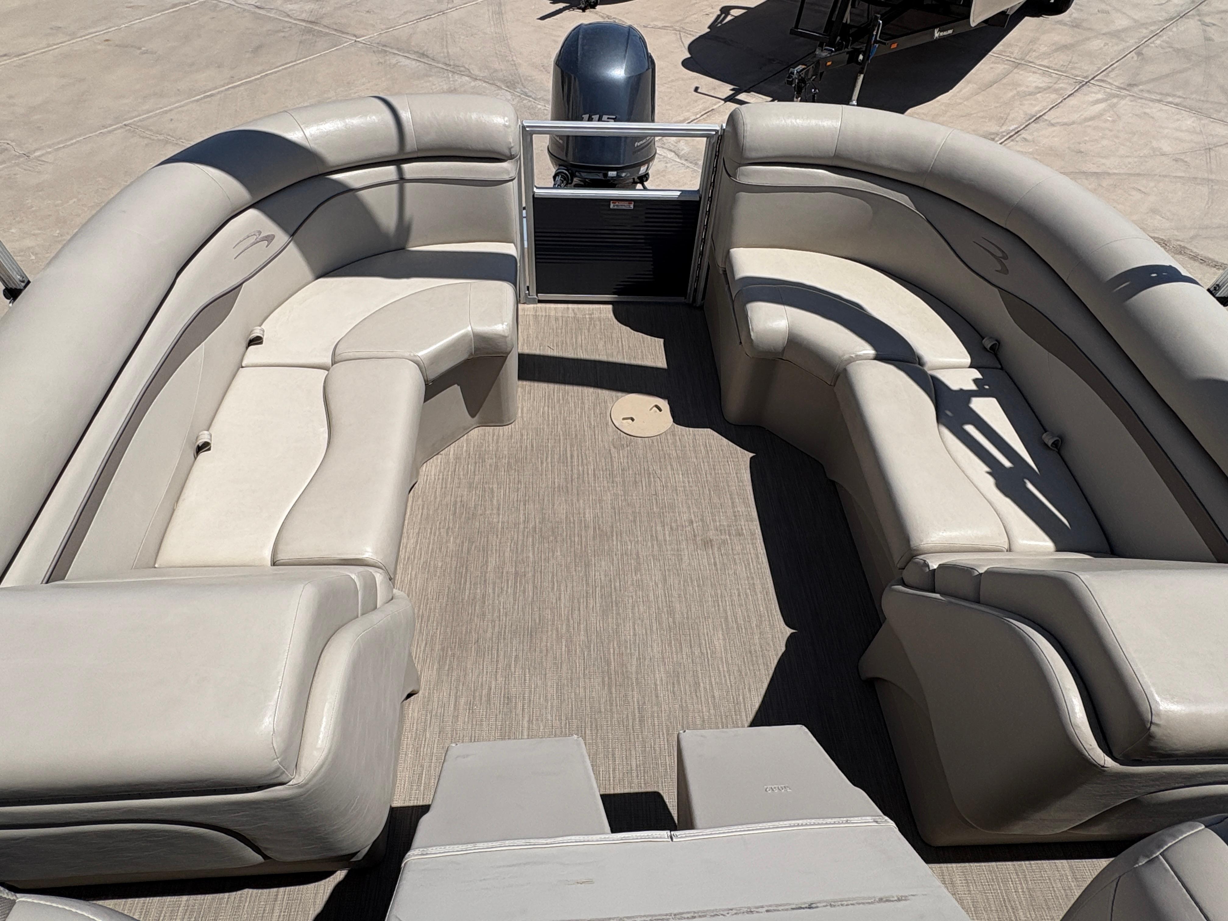 2018 Bennington 22 SSRX #TBJC1569 inventory image at Sun Country Marine Group, Lake Havasu City, AZ 2018 Bennington 22 SSRX #TBJC1569 inventory image at Sun Country Marine Group, Lake Havasu City, AZ