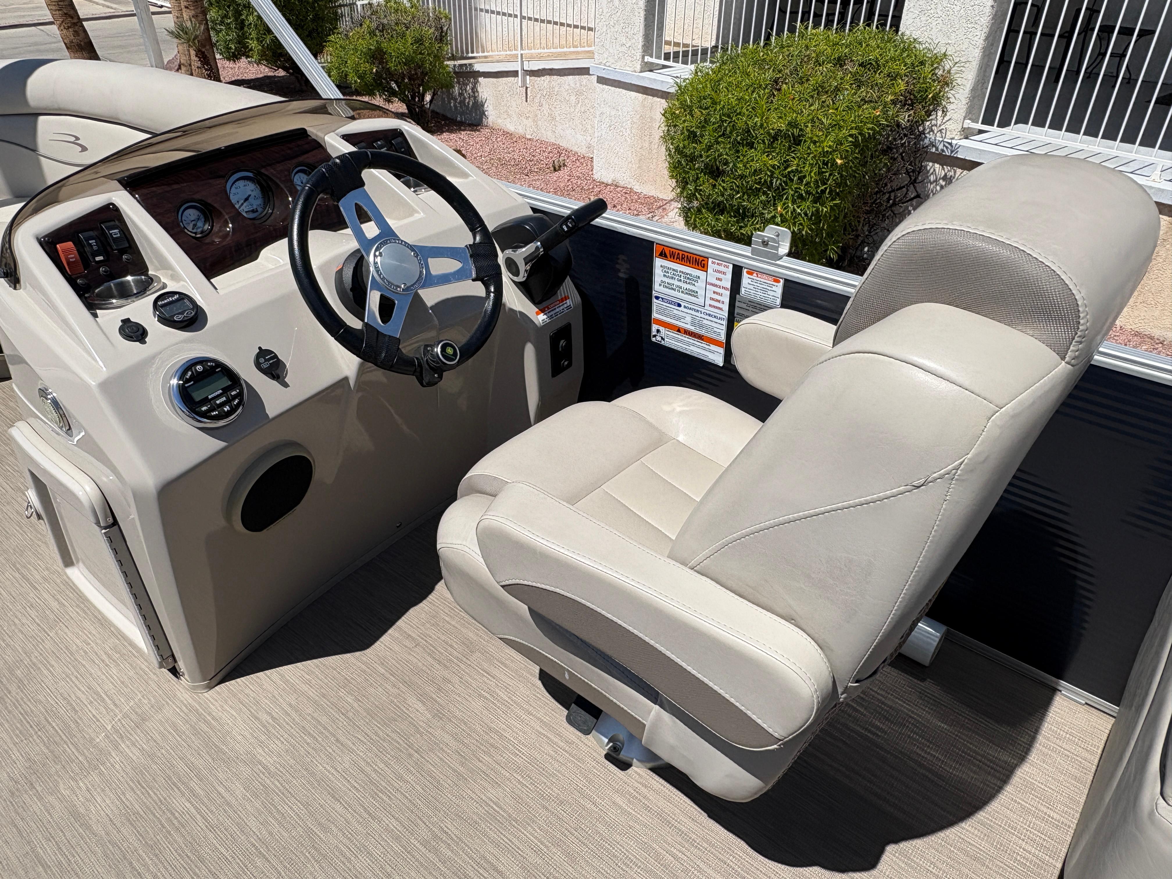 2018 Bennington 22 SSRX #TBJC1569 inventory image at Sun Country Marine Group, Lake Havasu City, AZ 2018 Bennington 22 SSRX #TBJC1569 inventory image at Sun Country Marine Group, Lake Havasu City, AZ