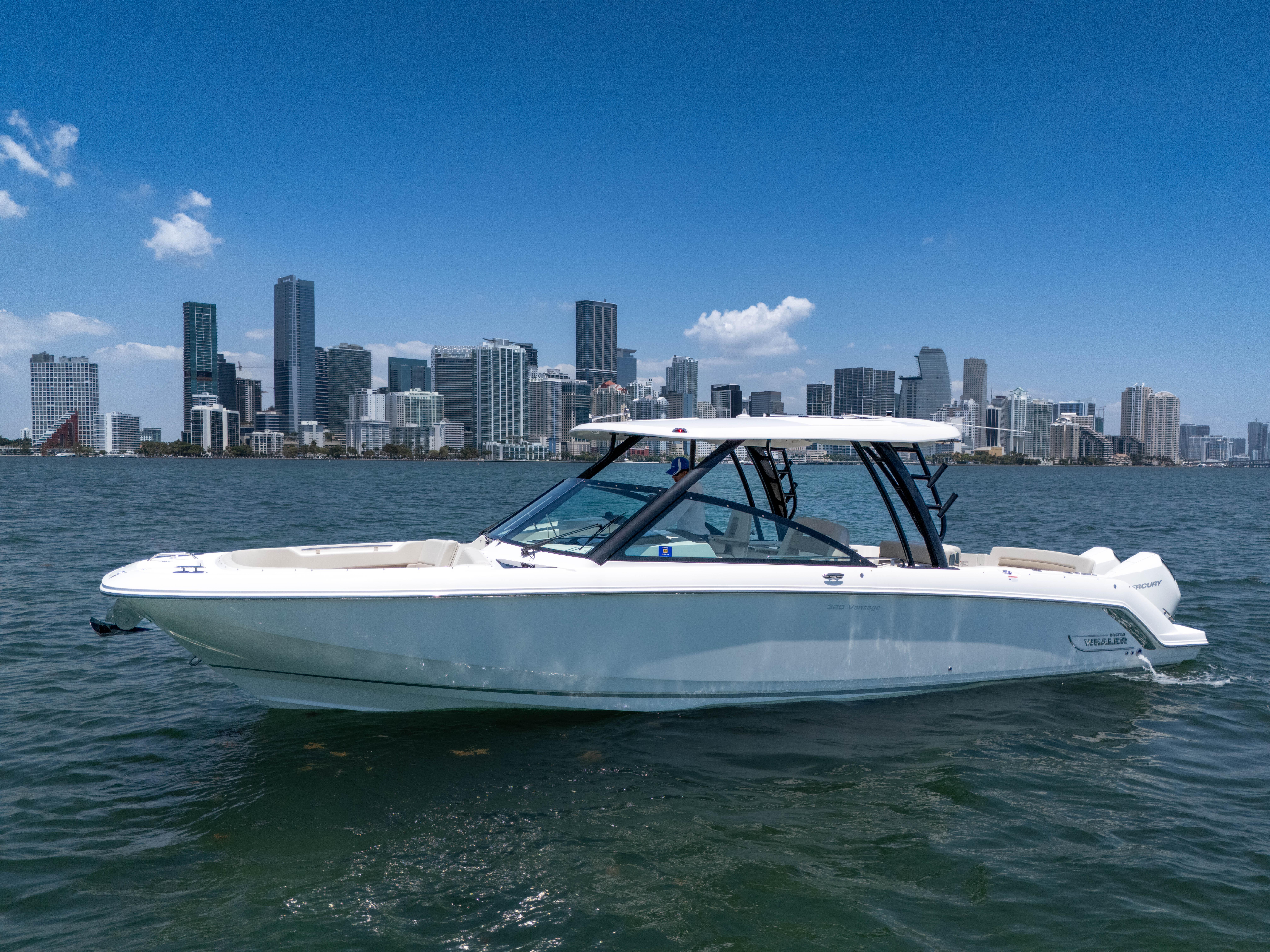 2024-boston-whaler-325-vantage-power-9793461-20250522105534235-1_XLARGE