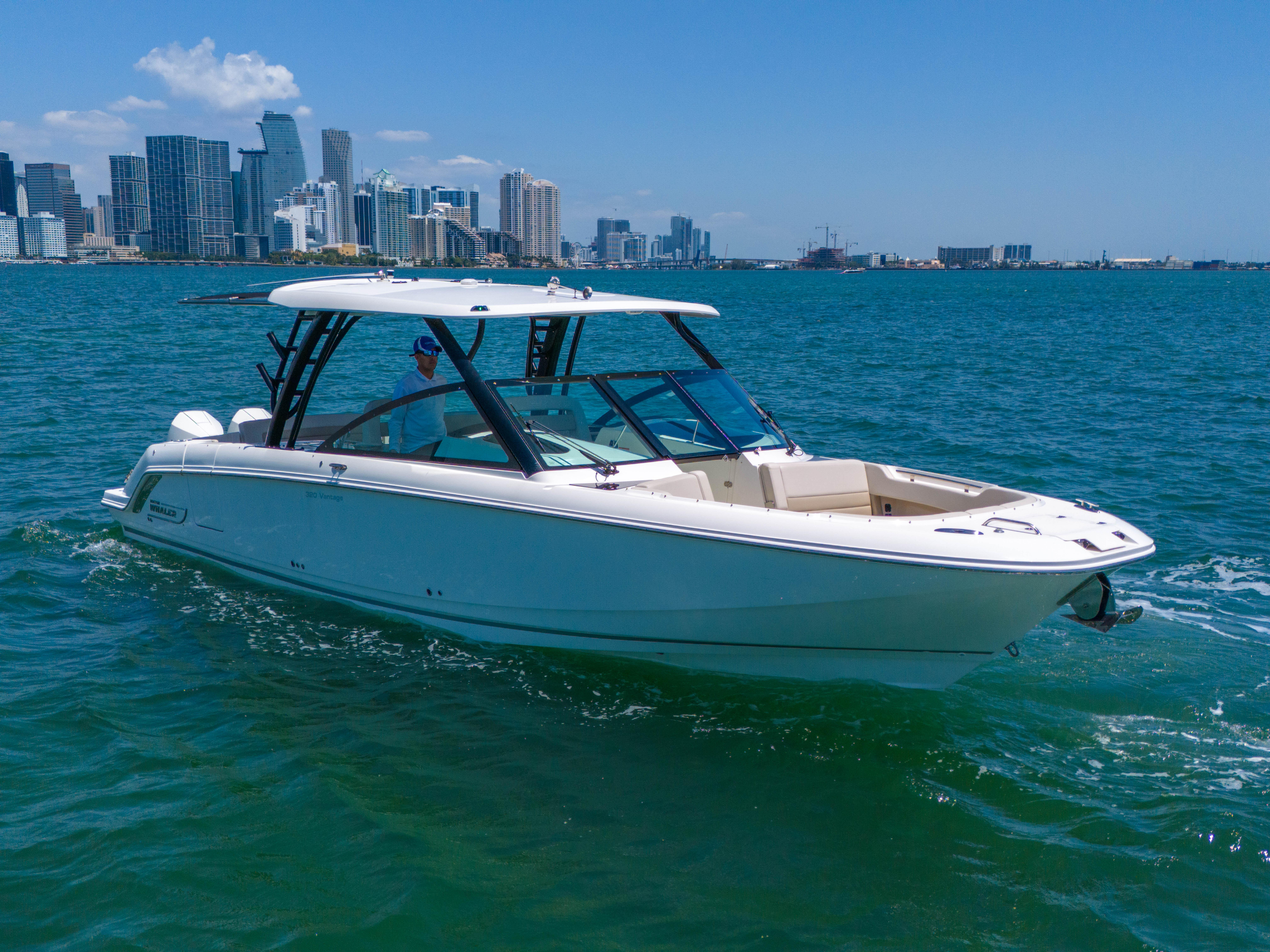 2024-boston-whaler-325-vantage-power-9793461-20250522105616982-1_XLARGE