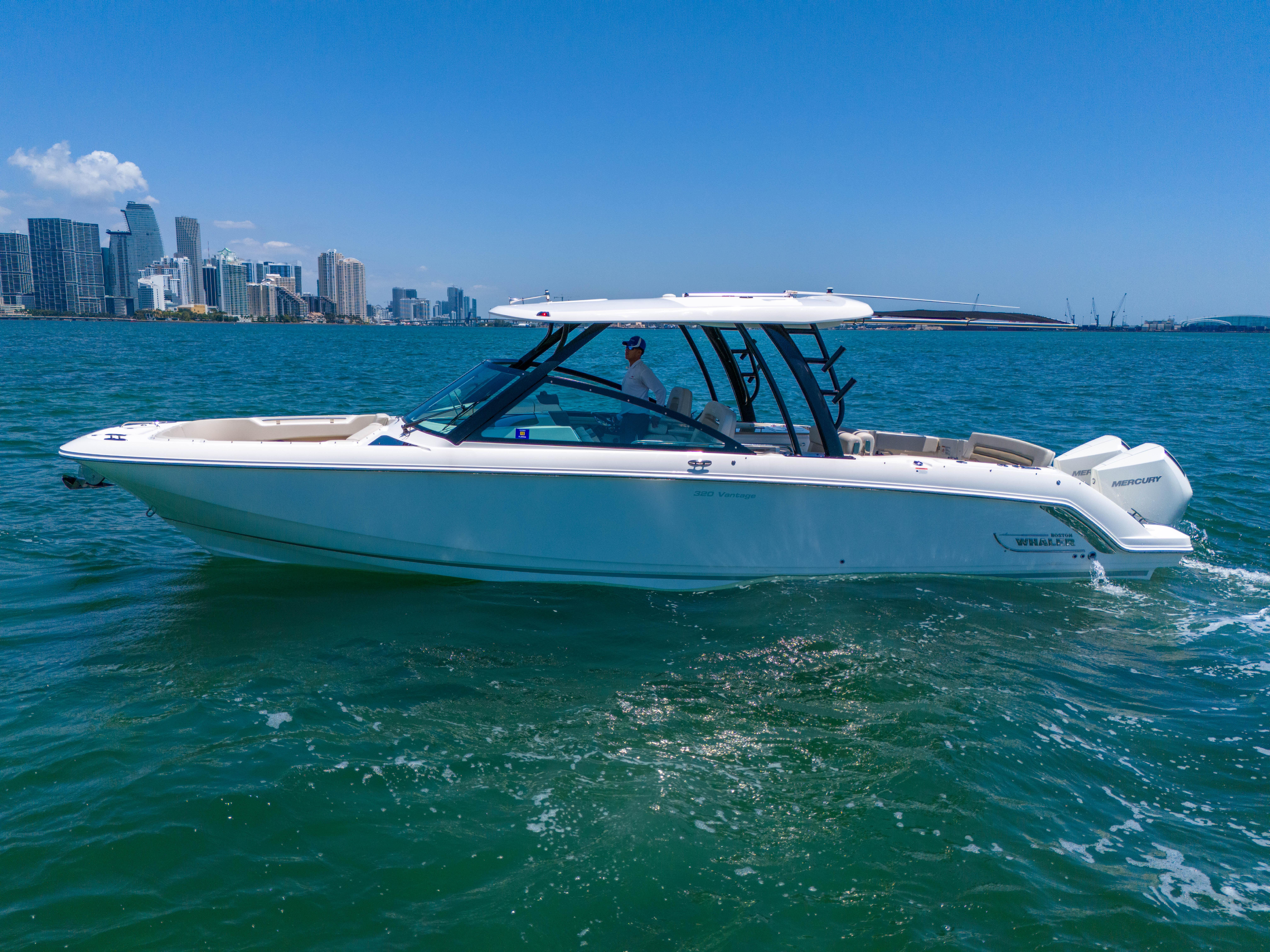 2024-boston-whaler-325-vantage-power-9793461-20250522105648520-1_XLARGE