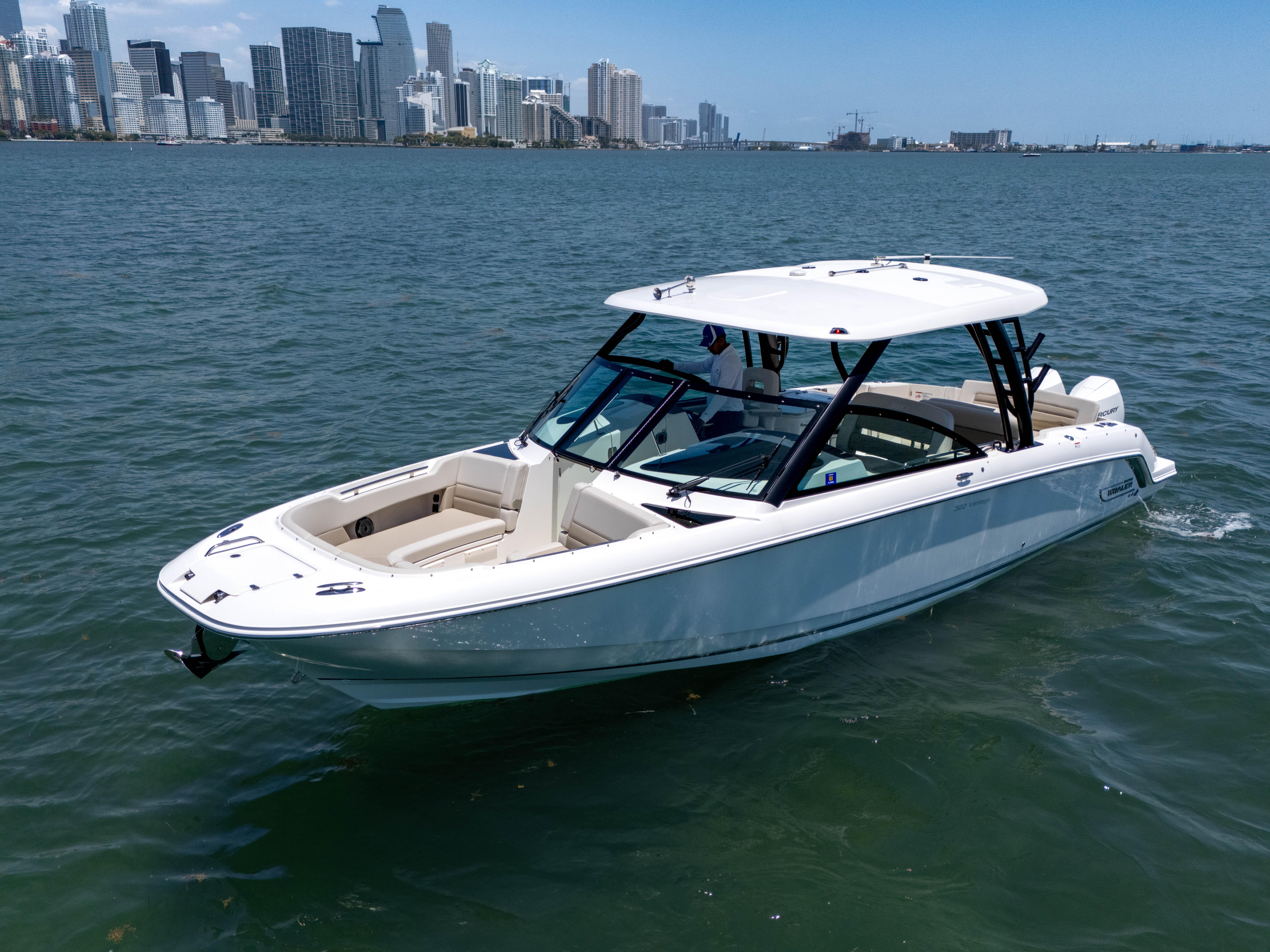 2024-boston-whaler-325-vantage-power-9793461-20250522105719969-1_XLARGE