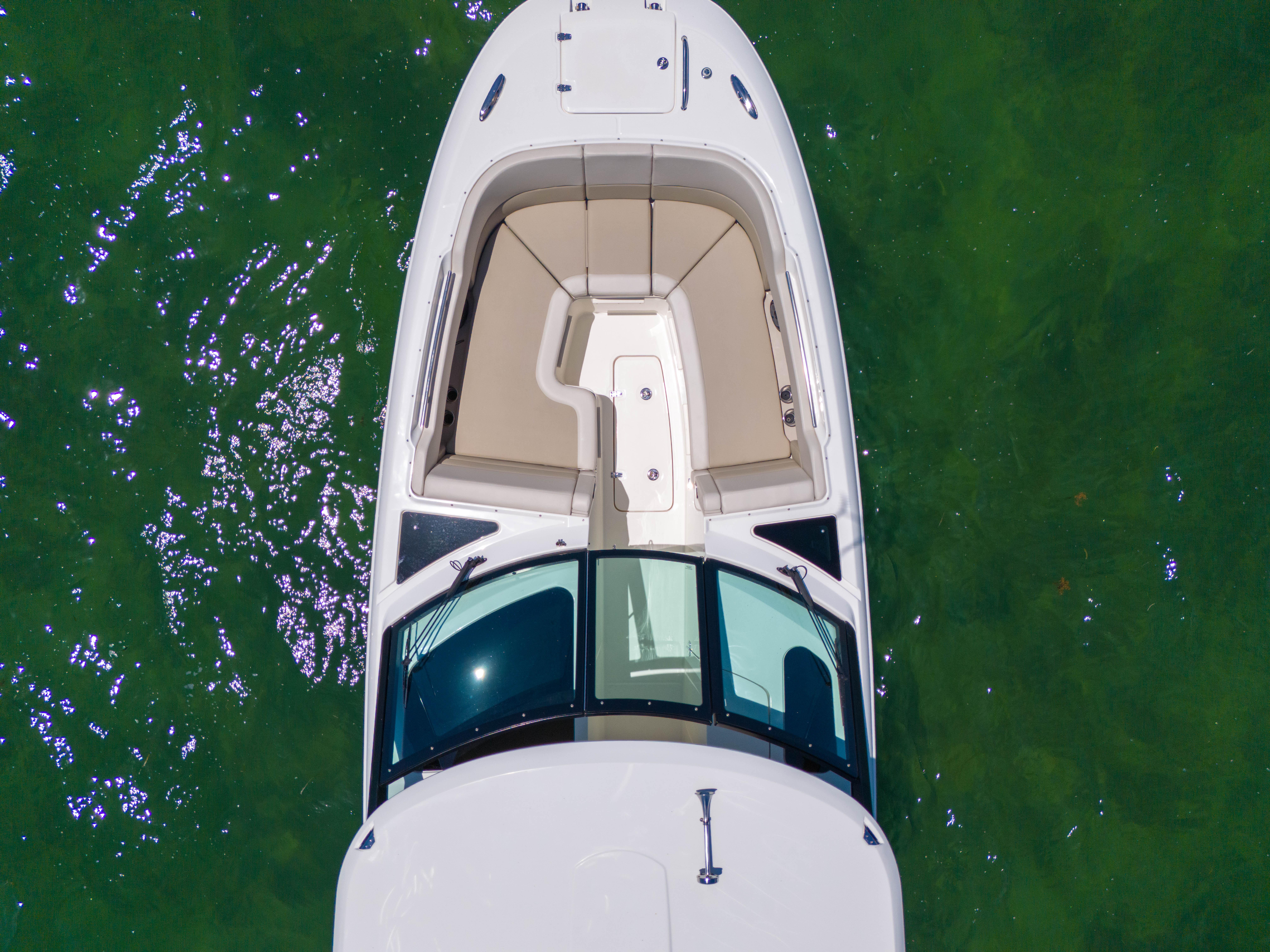 2024-boston-whaler-325-vantage-power-9793461-20250522105844429-1_XLARGE
