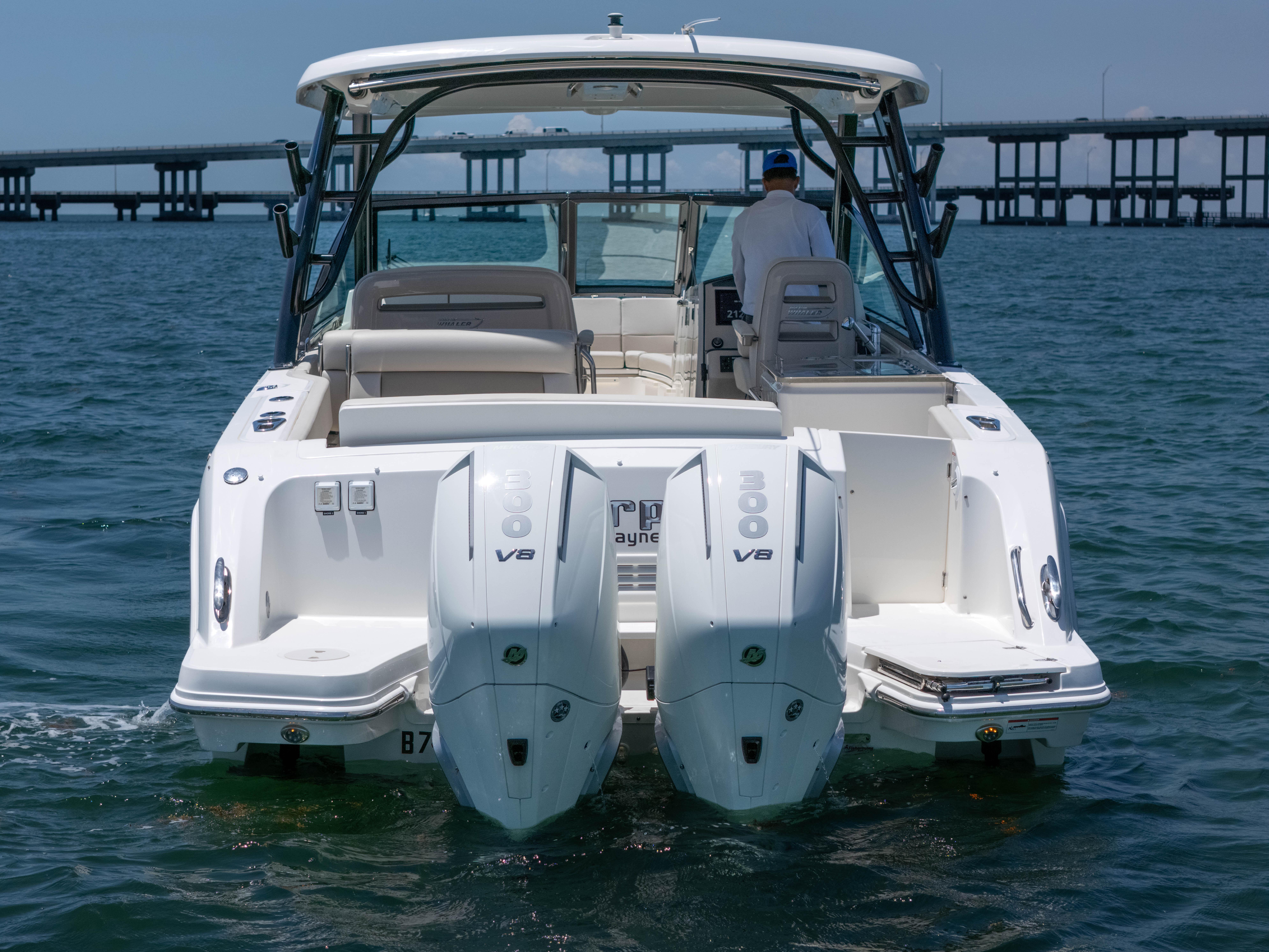 2024-boston-whaler-325-vantage-power-9793461-20250522110306028-1_XLARGE