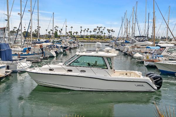 34' Boston Whaler, Listing Number 100916884, Image No. 3