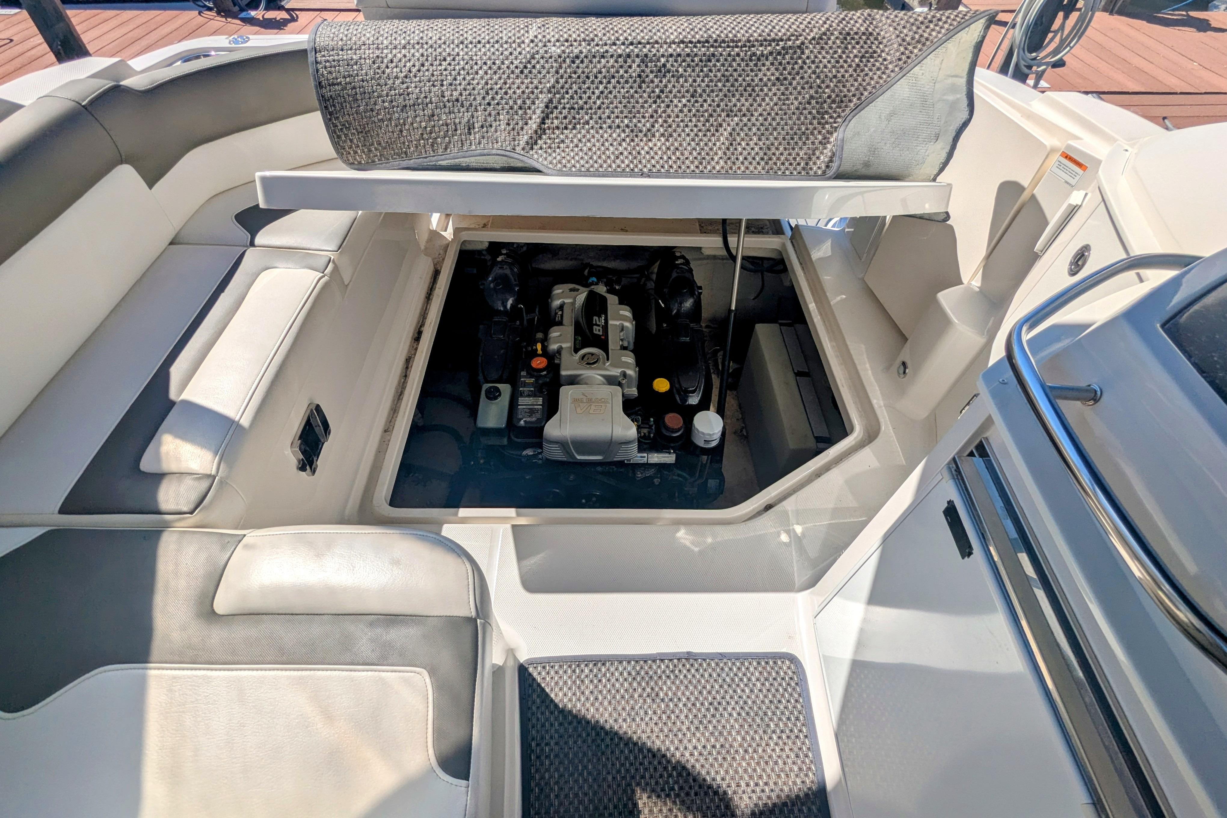 2013 Monterey 280 Sport Yacht-36