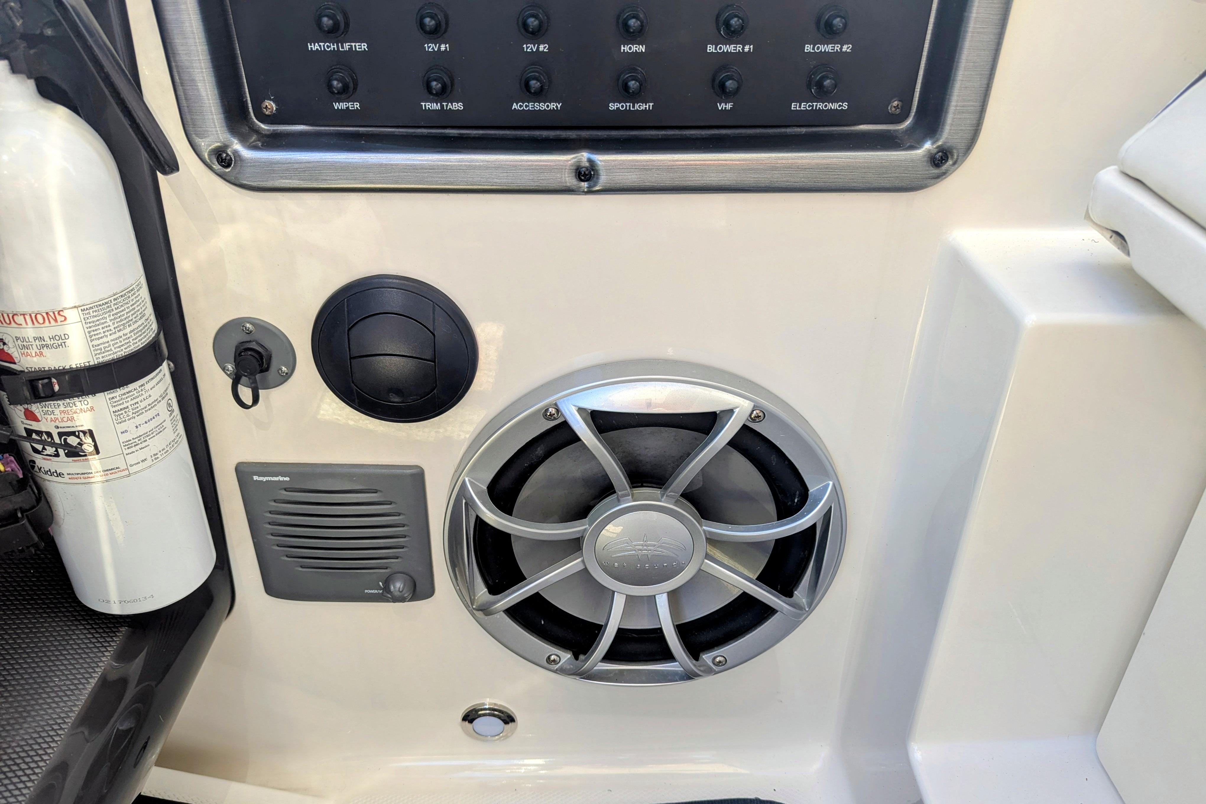 2013 Monterey 280 Sport Yacht-24