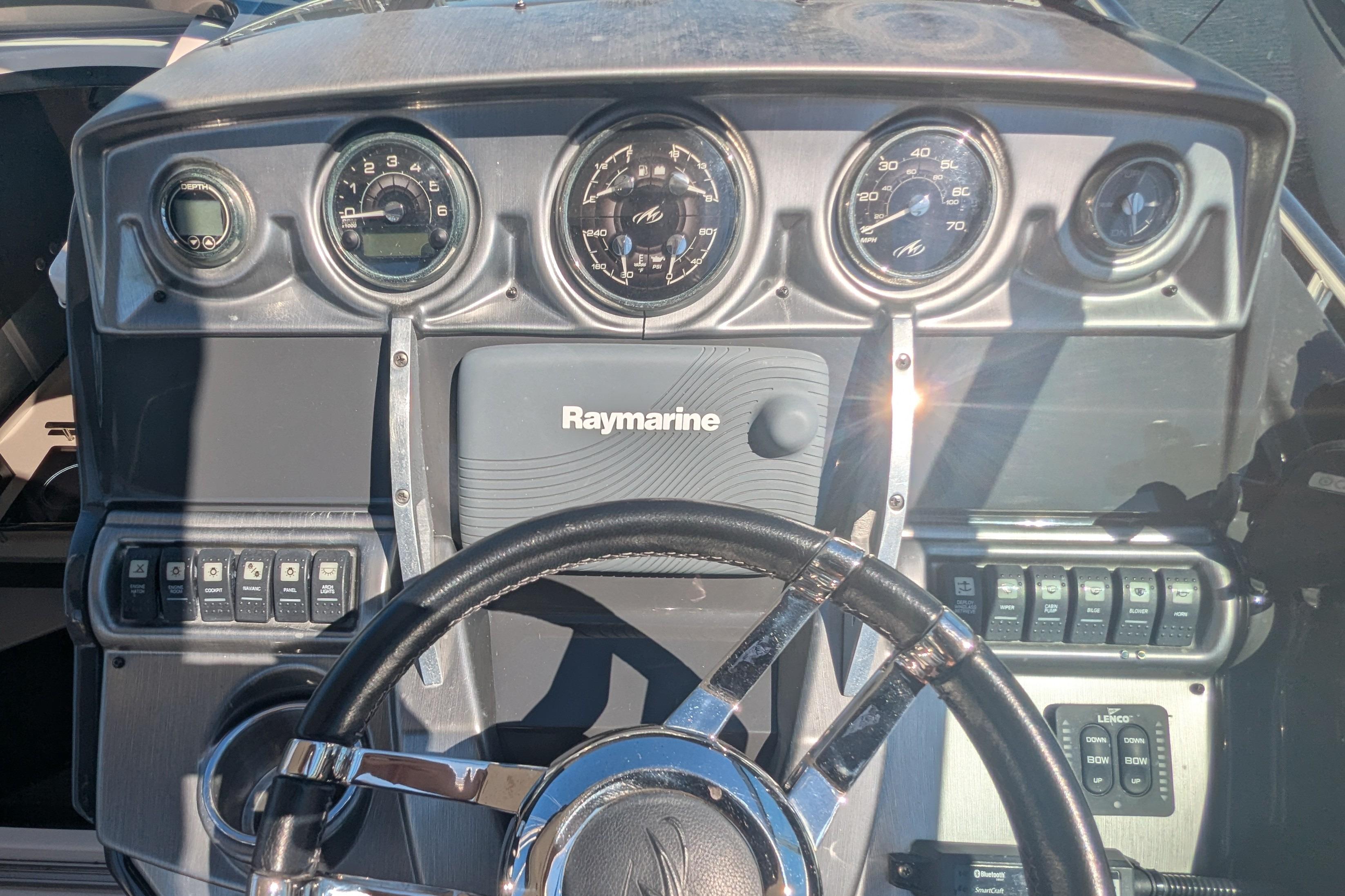 2013 Monterey 280 Sport Yacht-20