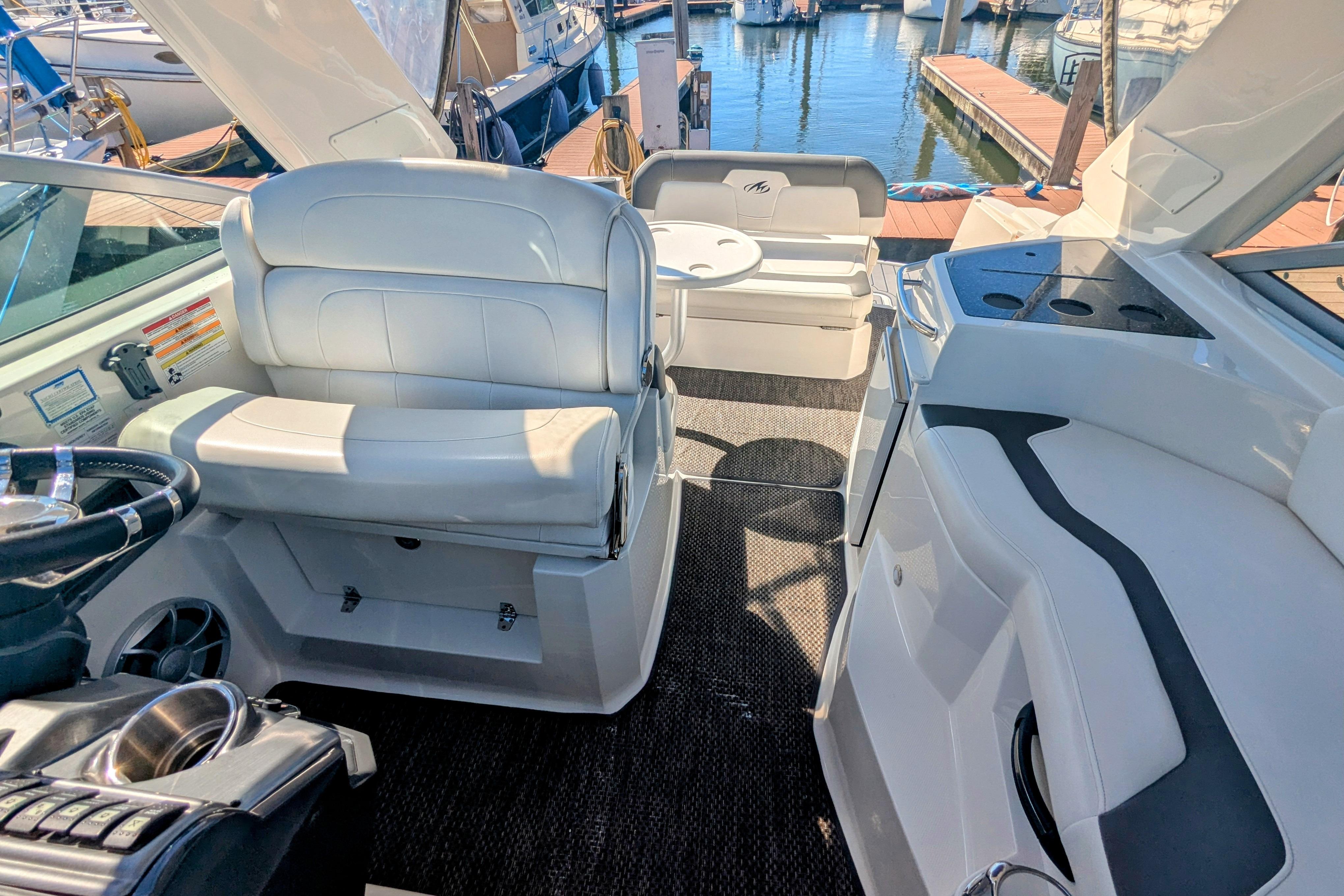 2013 Monterey 280 Sport Yacht-16