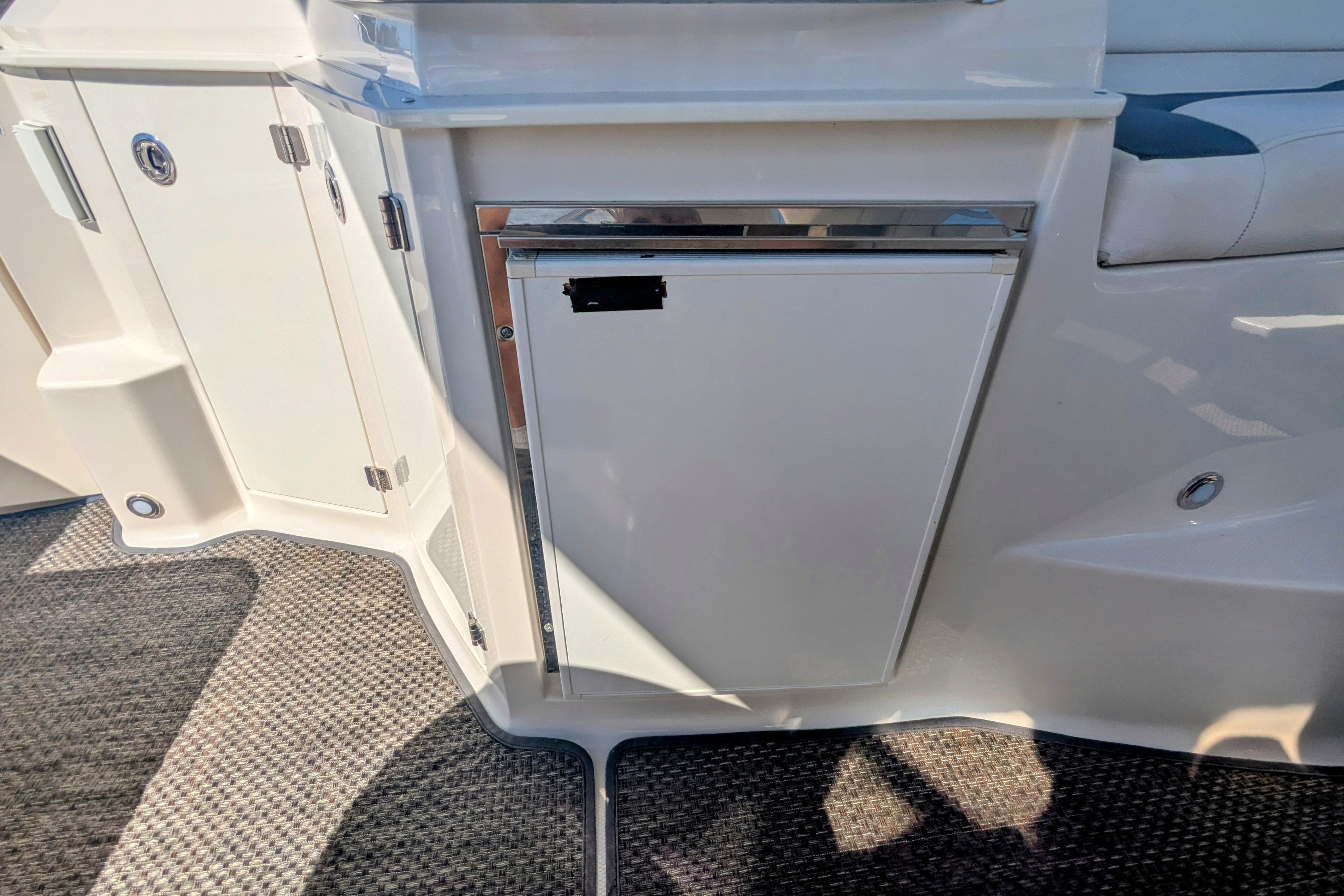 2013 Monterey 280 Sport Yacht-23