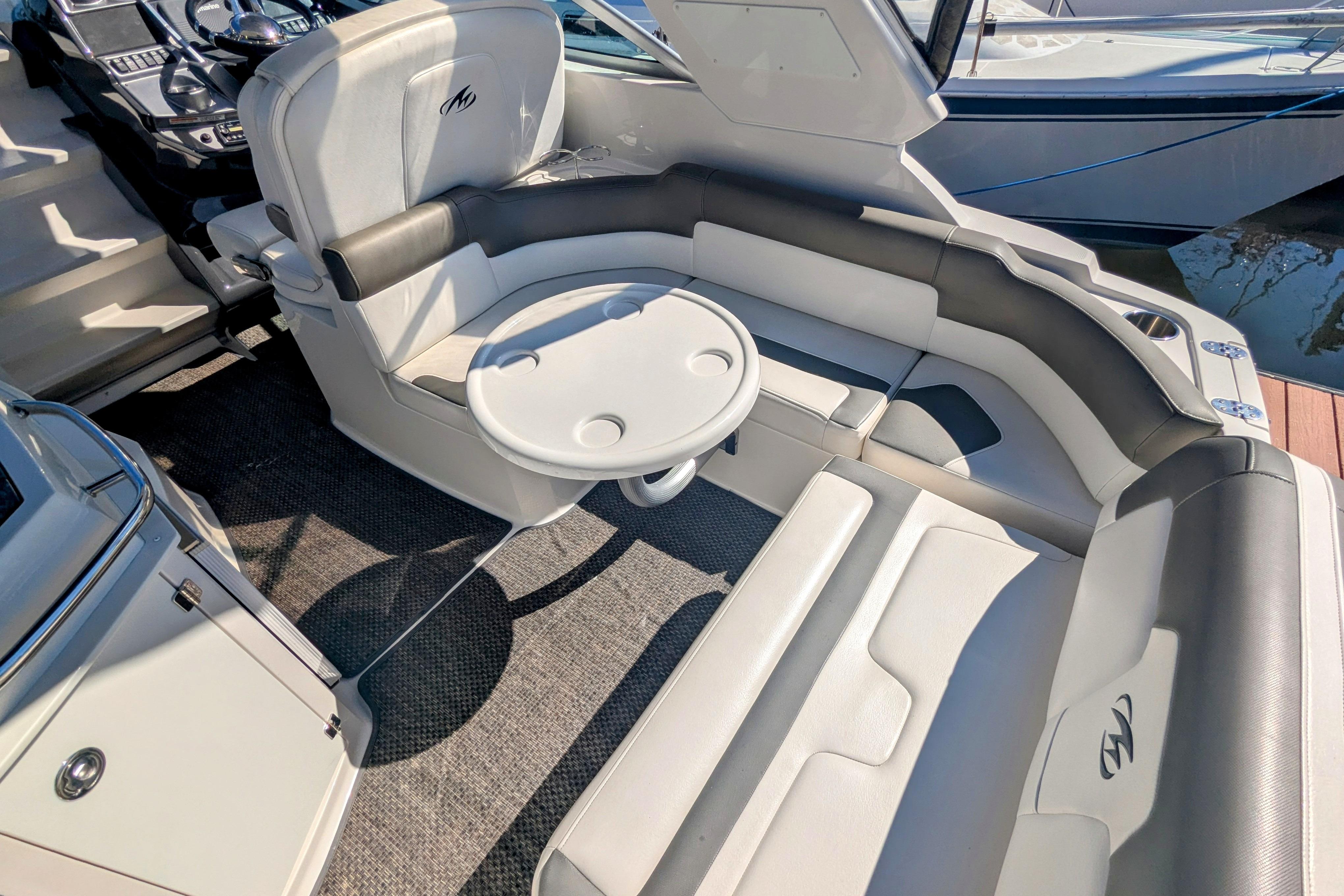 2013 Monterey 280 Sport Yacht-13