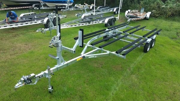 New 2024 LOAD RITE TRAILERS P-20/22T-4100TRI Galvanized Tritoon Trailer ...