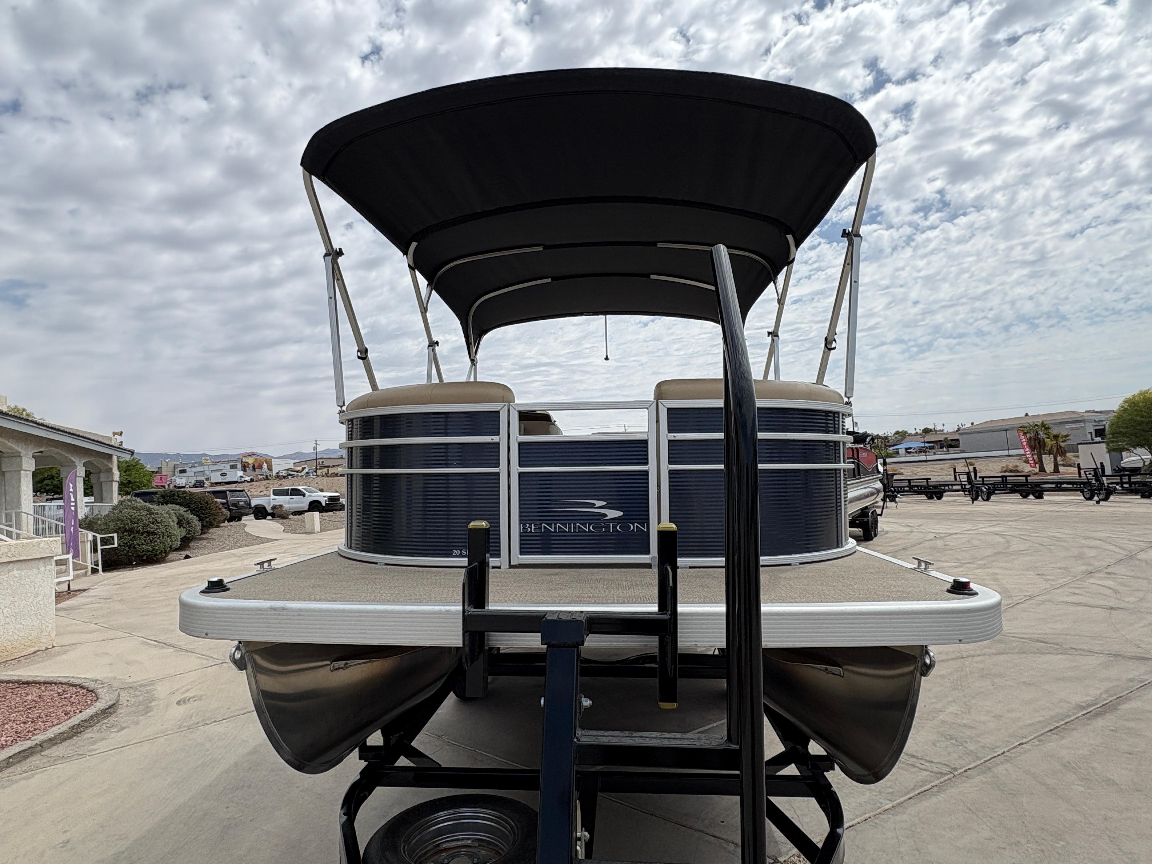 2018 Bennington 20 SLMX #TBJC8733 inventory image at Sun Country Marine Group, Lake Havasu City, AZ 2018 Bennington 20 SLMX #TBJC8733 inventory image at Sun Country Marine Group, Lake Havasu City, AZ