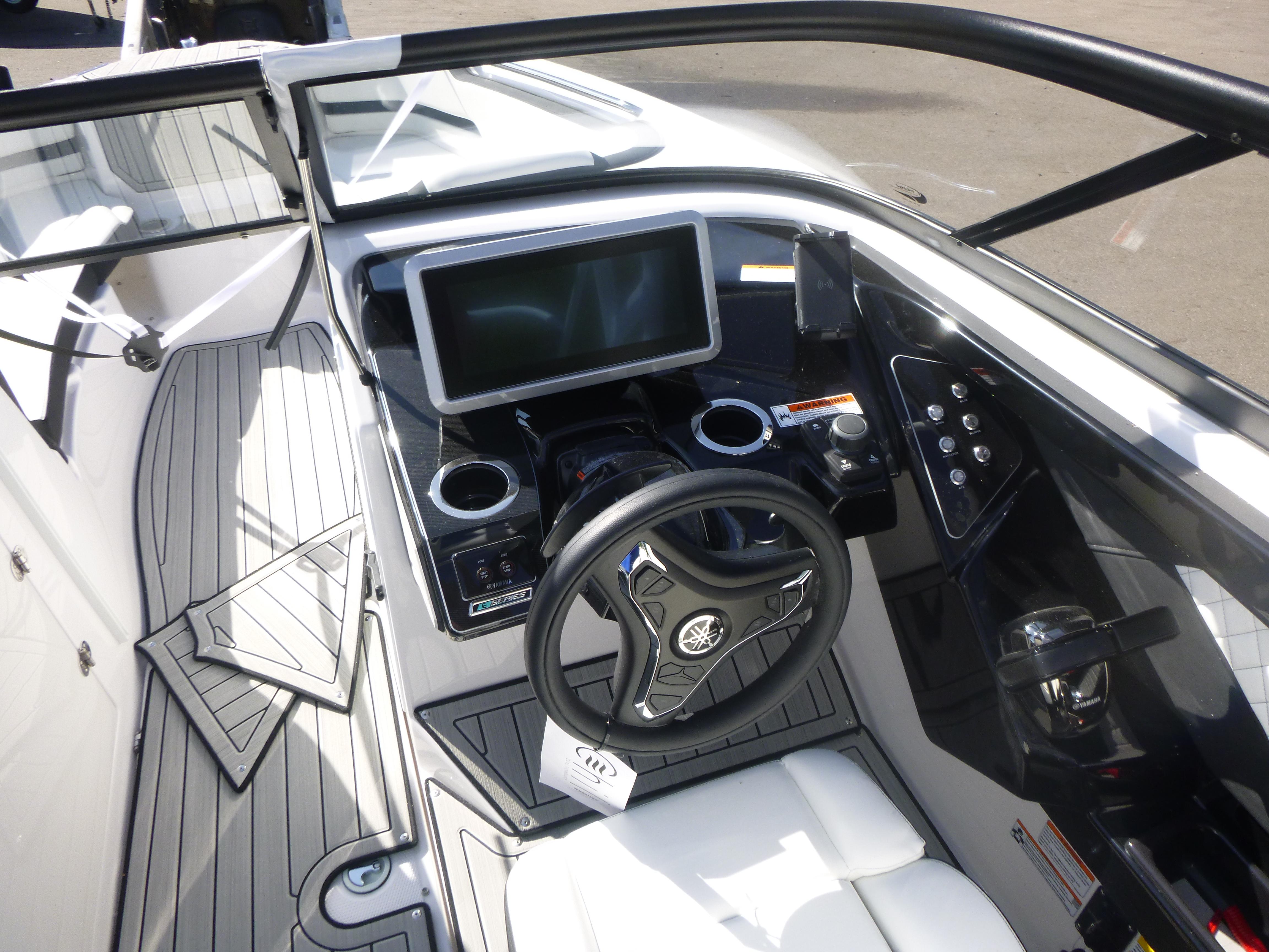 2024 Yamaha Boats 252SD Gallery
