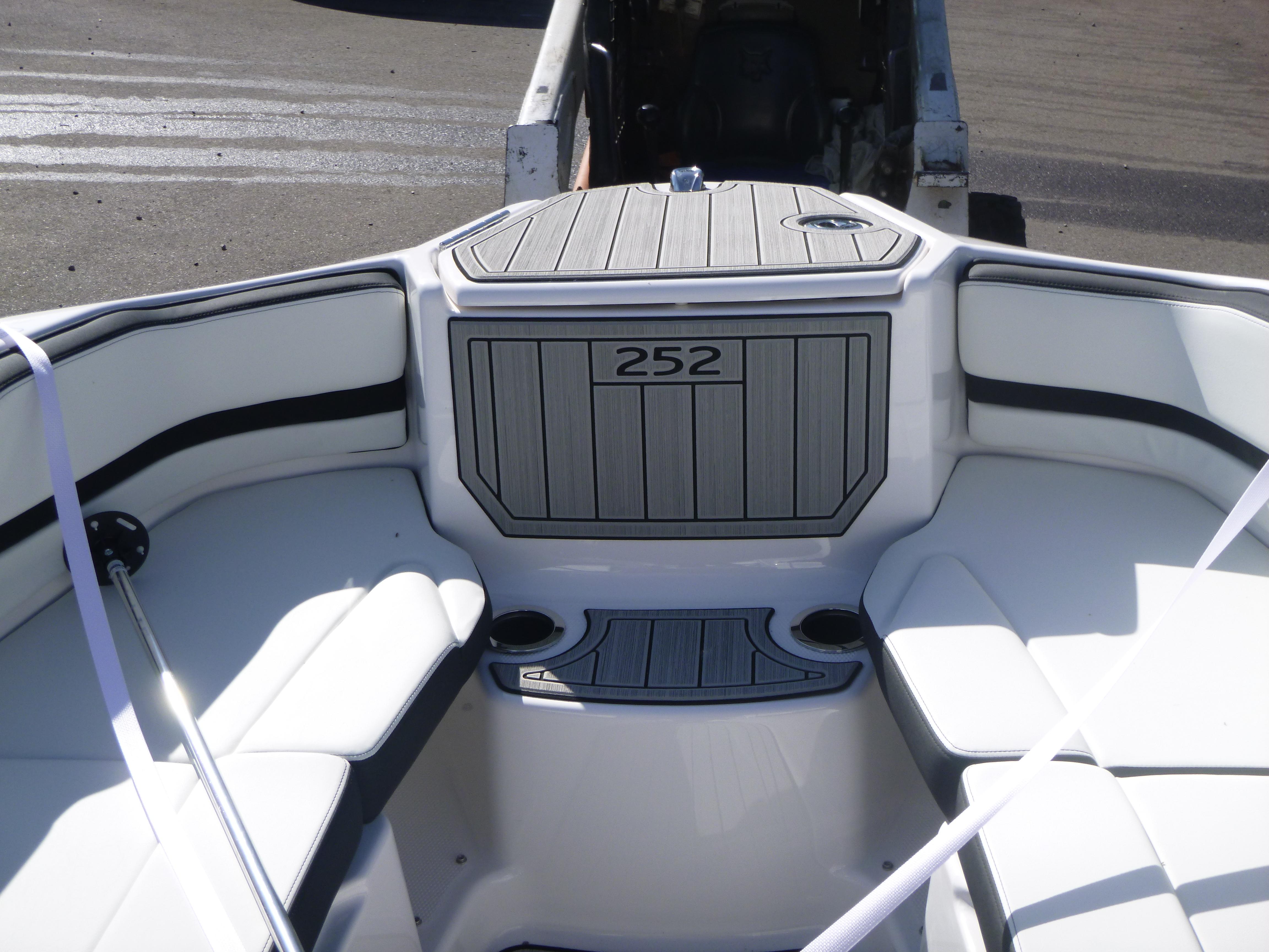 2024 Yamaha Boats 252SD Gallery