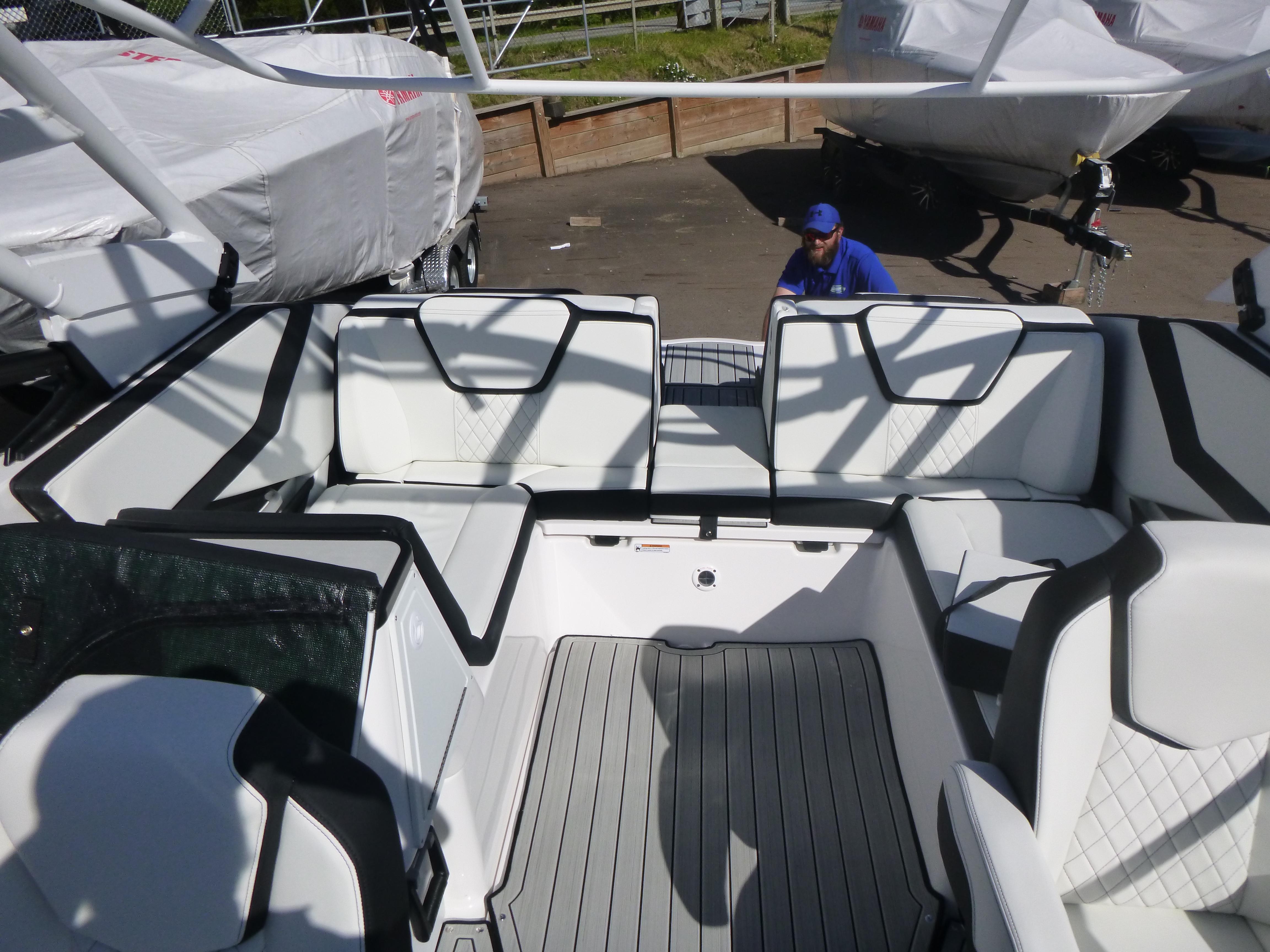 2024 Yamaha Boats 252SD Gallery