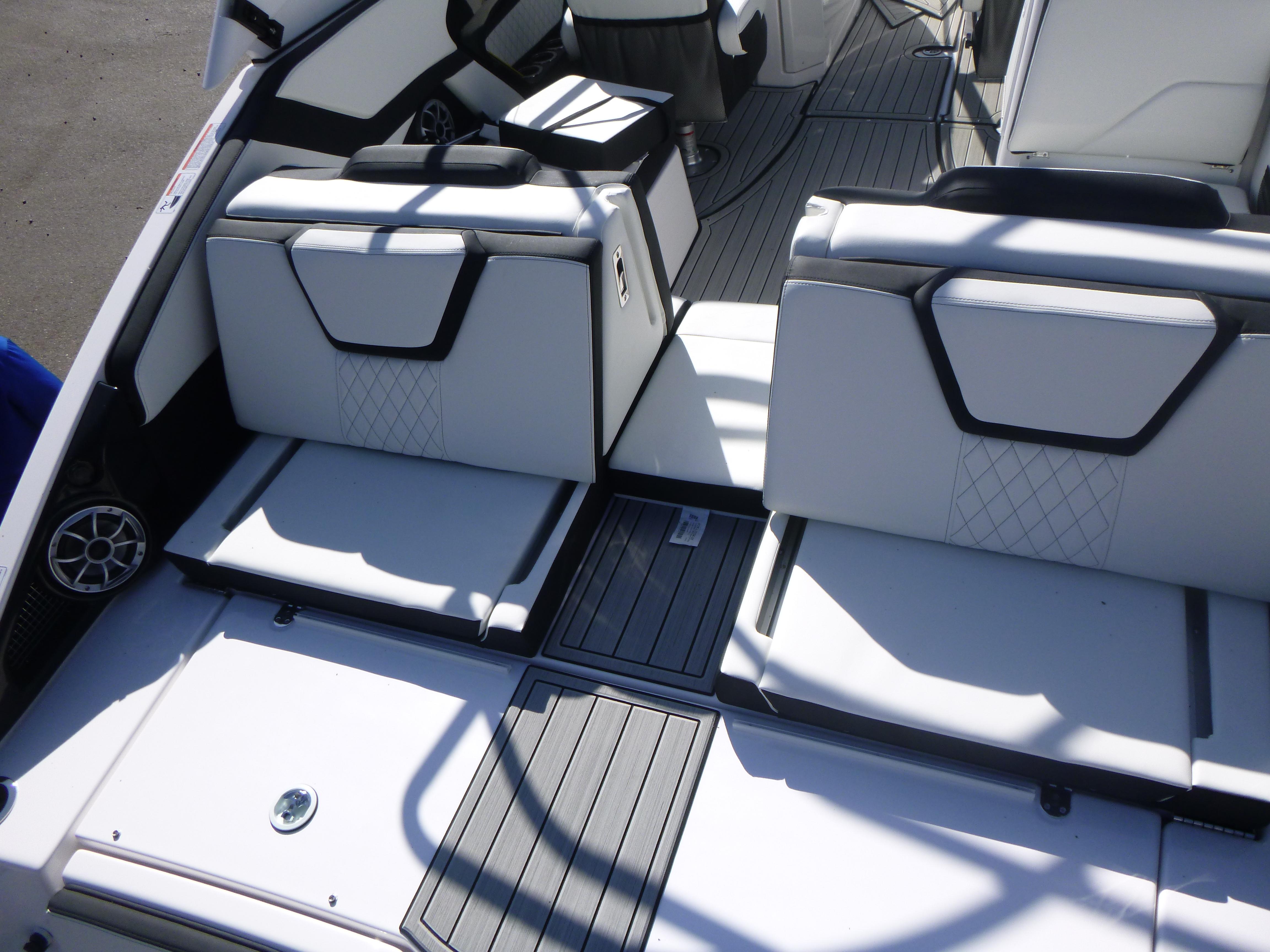 2024 Yamaha Boats 252SD Gallery