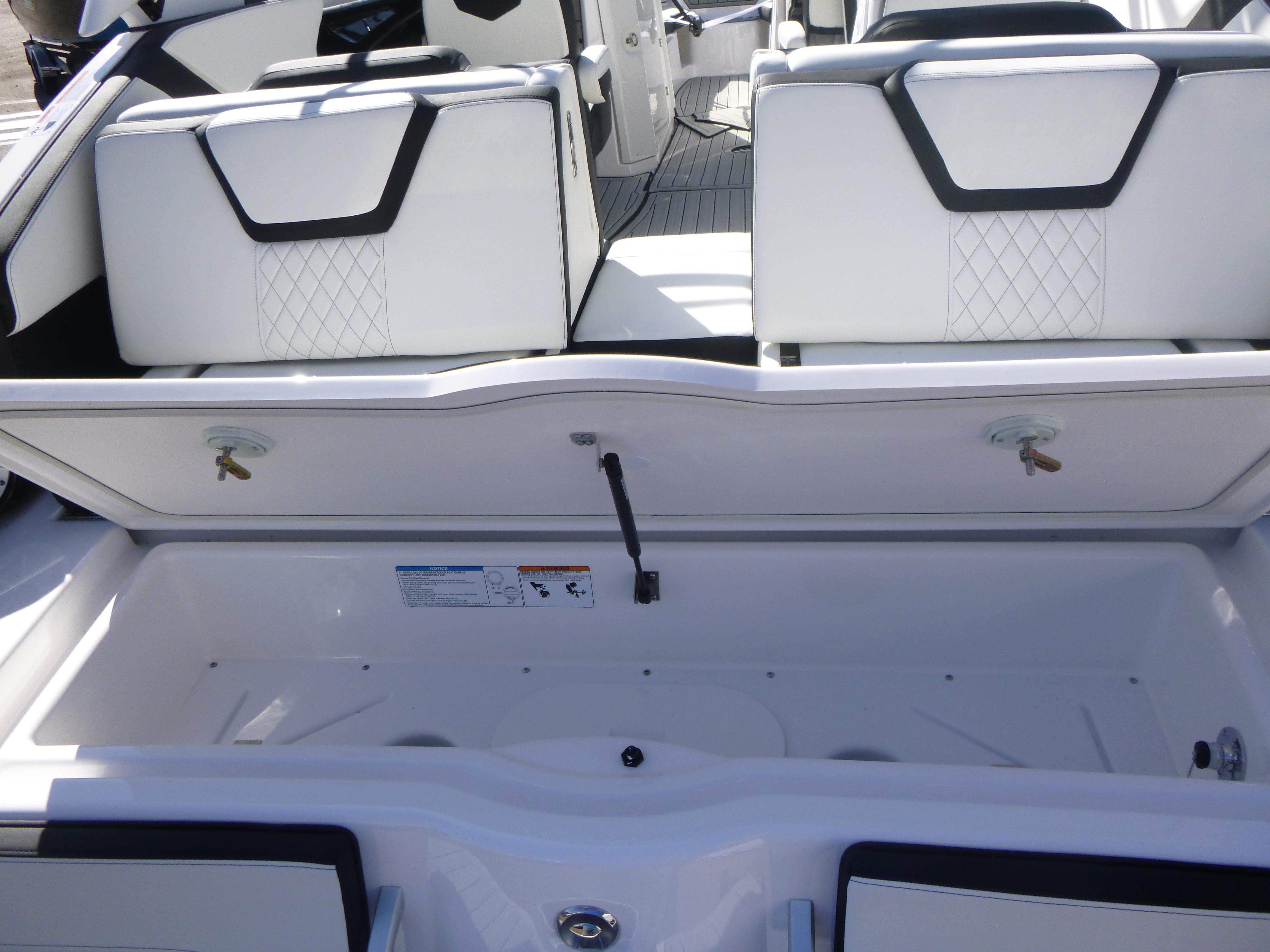 2024 Yamaha Boats 252SD Gallery
