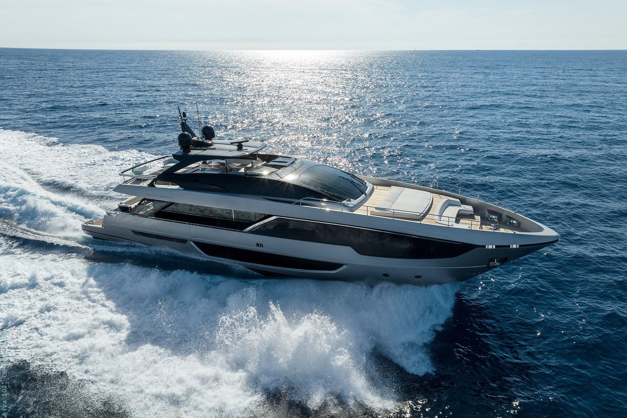 Riva 102′ Corsaro Super