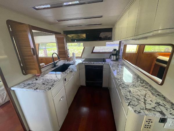 63' Viking, Listing Number 100903490, - Photo No. 19