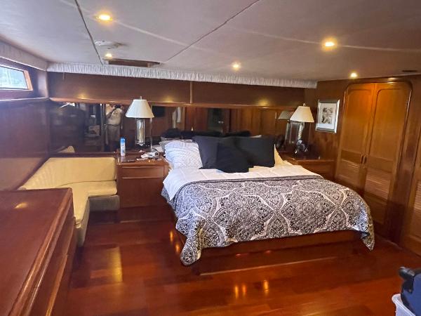 63' Viking, Listing Number 100903490, Image No. 32