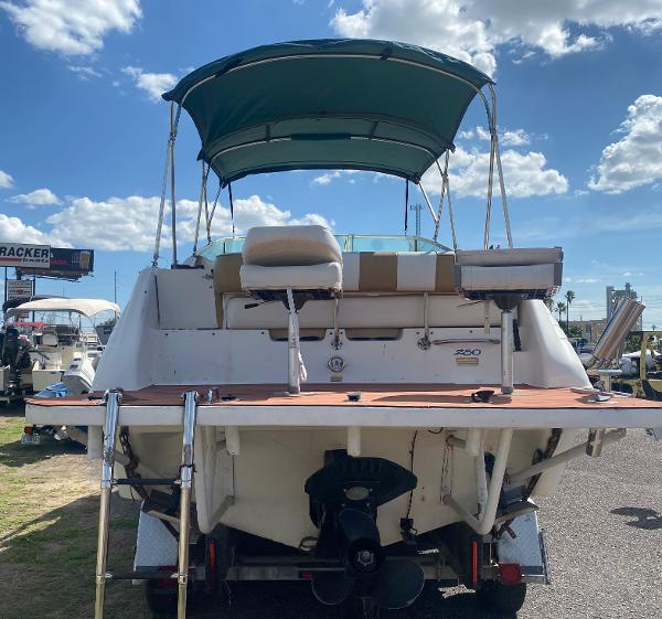 1997 Sea Ray boat for sale, model of the boat is 250 Sundancer & Image # 4 of 7