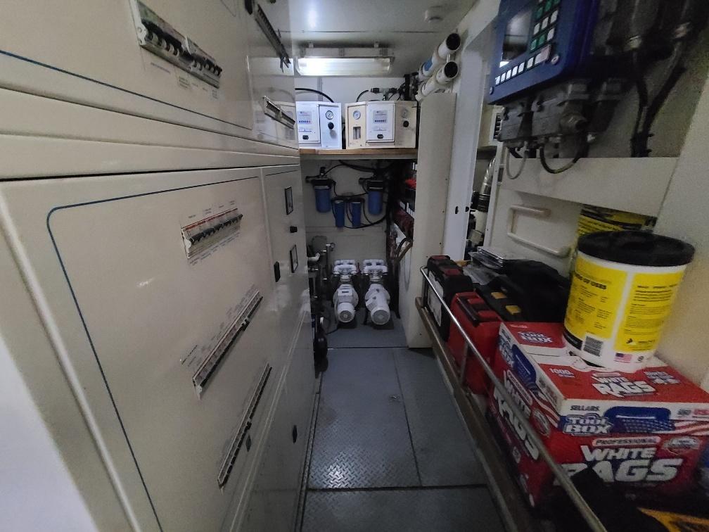 Ferretti Yachts-94 2004-Noahs FL-US-9383493 | Thumbnail