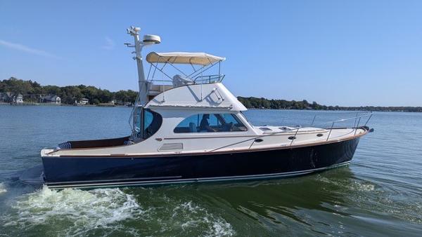 Photo of 2007 Hinckley 44'